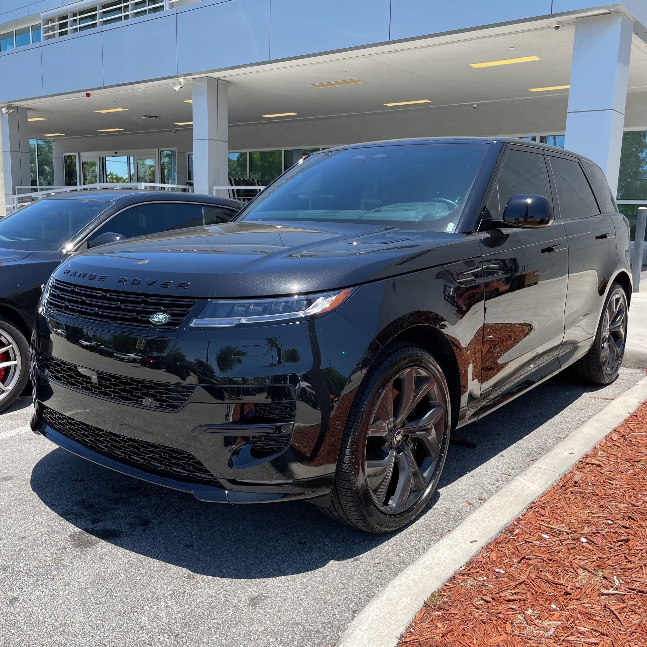 2025 Land Rover Range Rover Sport P530 Autobiography photo 1