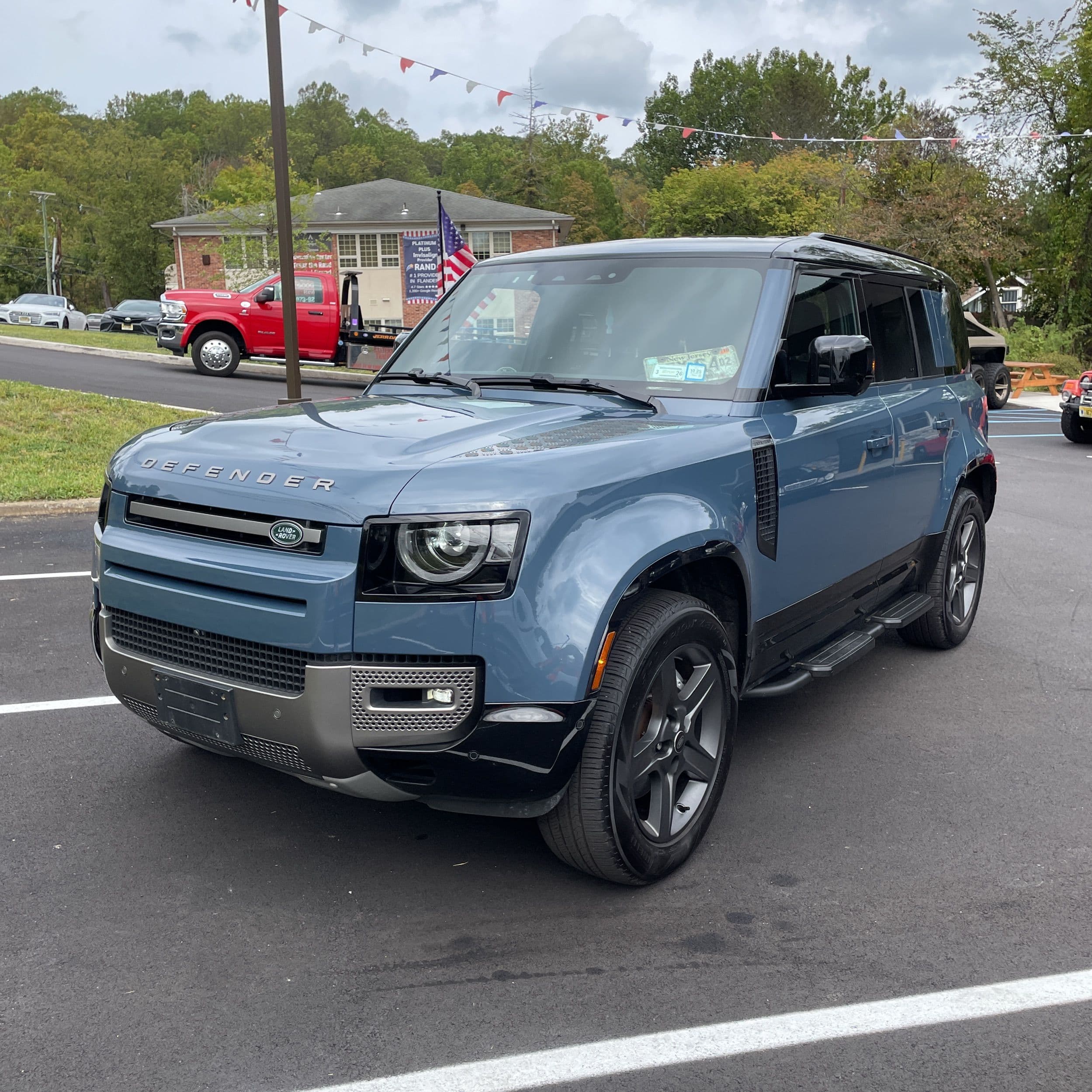 2025 Land Rover Defender 110 X-Dyn SE P400 photo 1