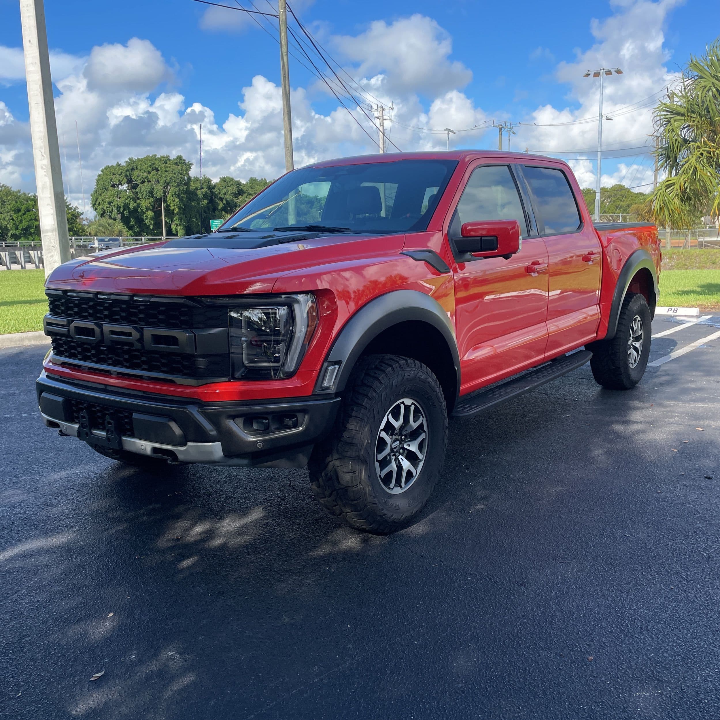 2023 Ford F-150 Raptor photo 1