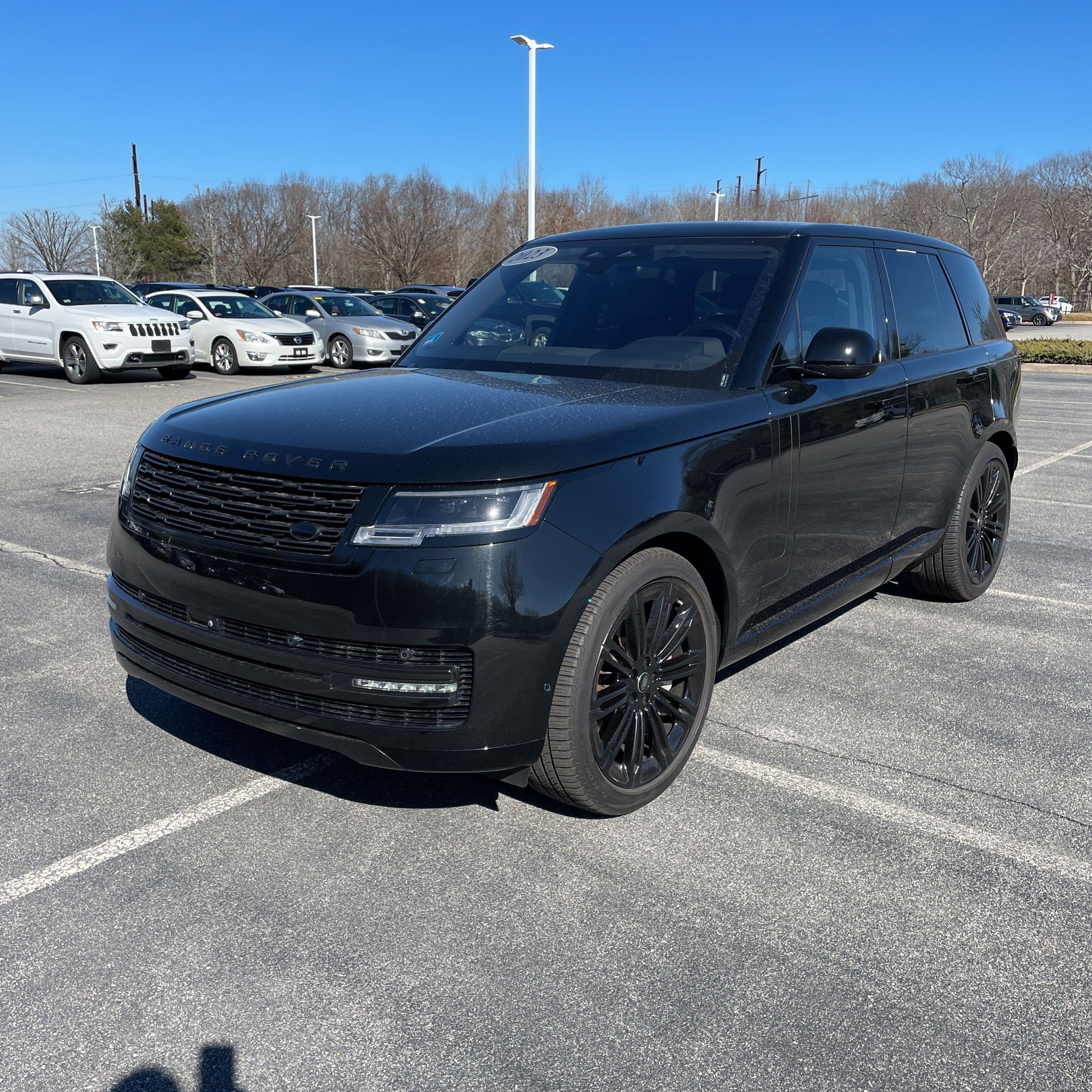 2023 Land Rover Range Rover SE photo 1