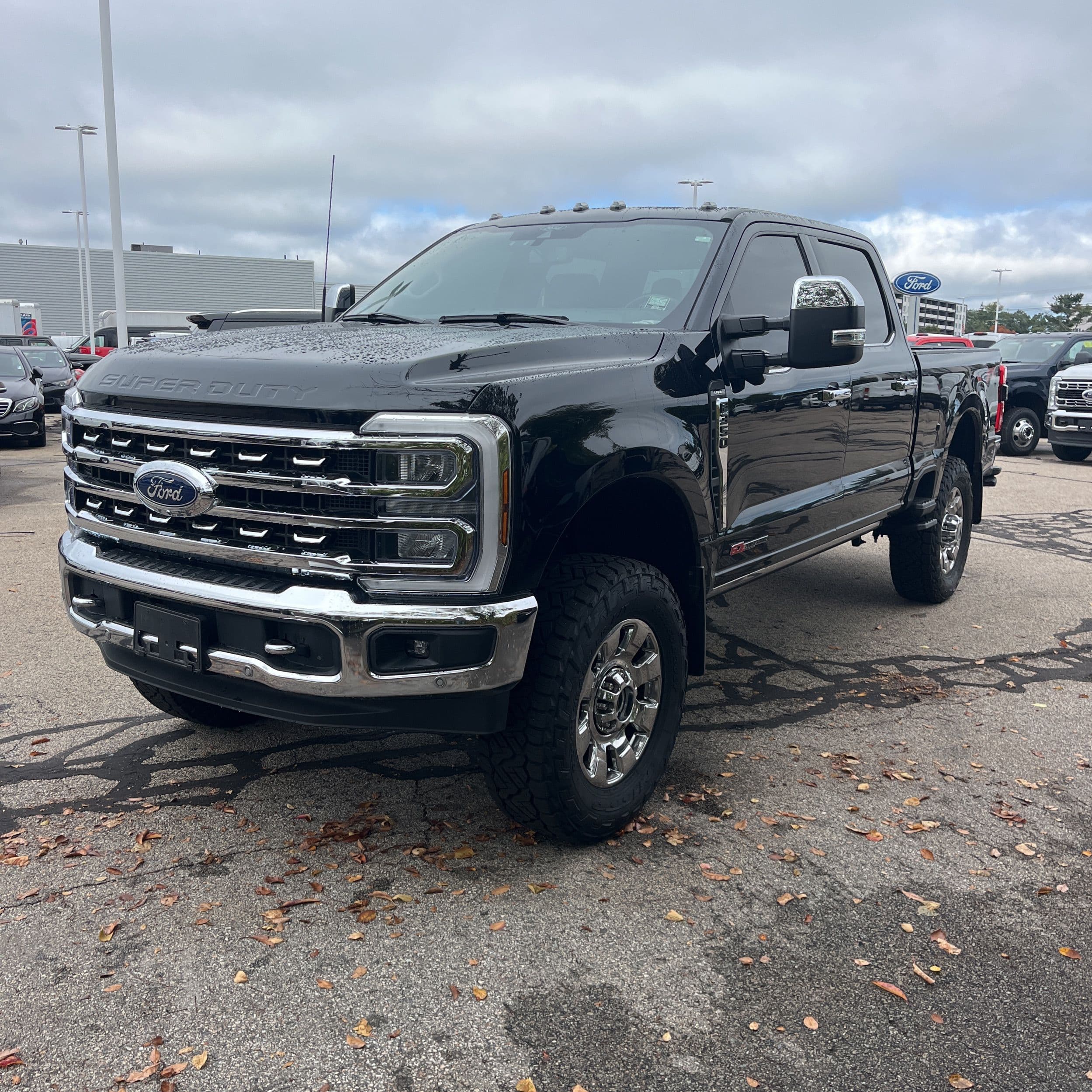 2024 Ford F-350 Super Duty Lariat photo 1
