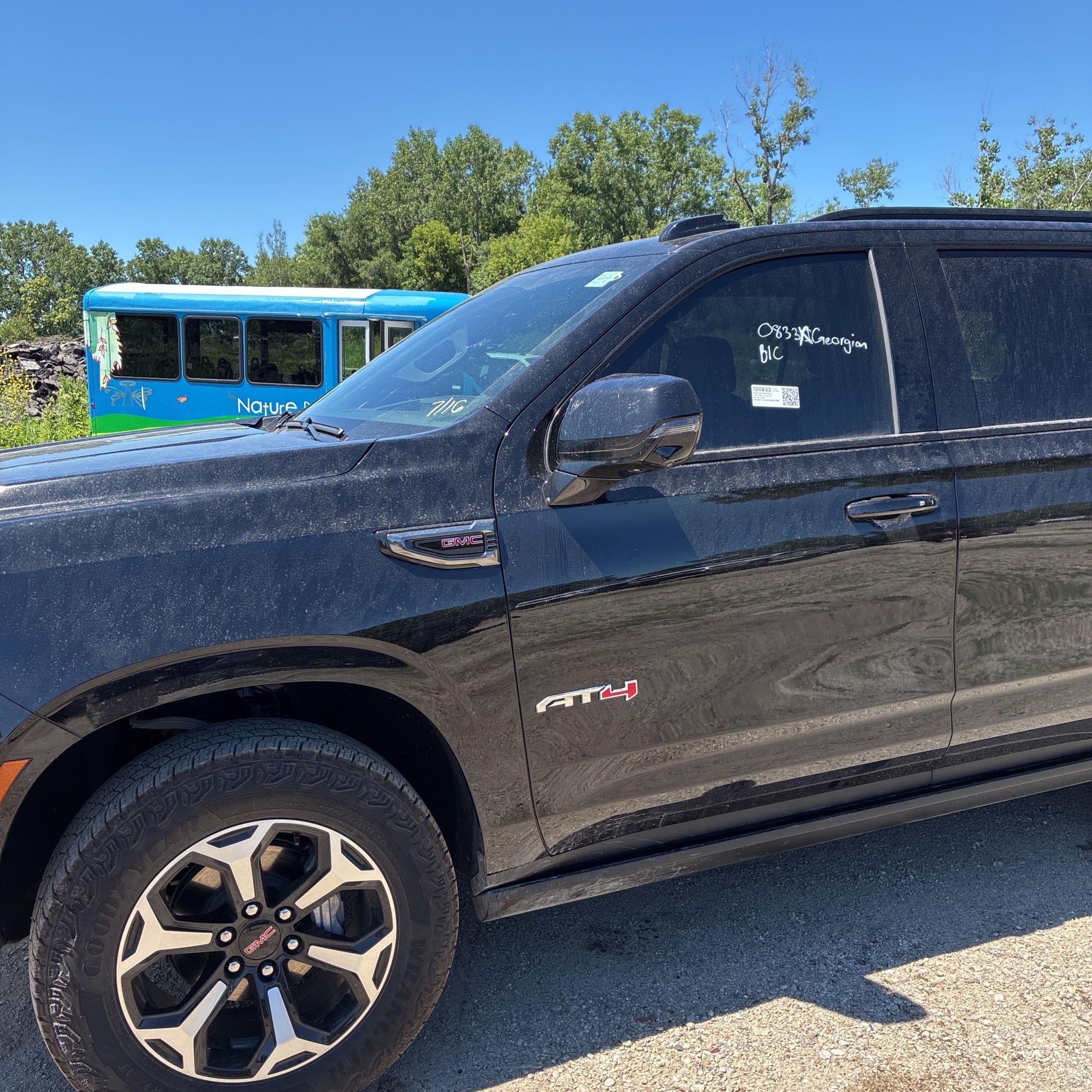 2025 GMC Yukon AT4 photo 1