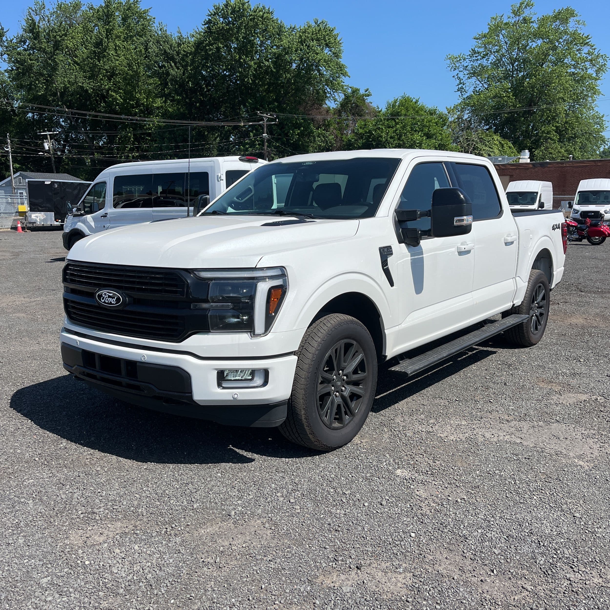 2024 Ford F-150 Platinum photo 1