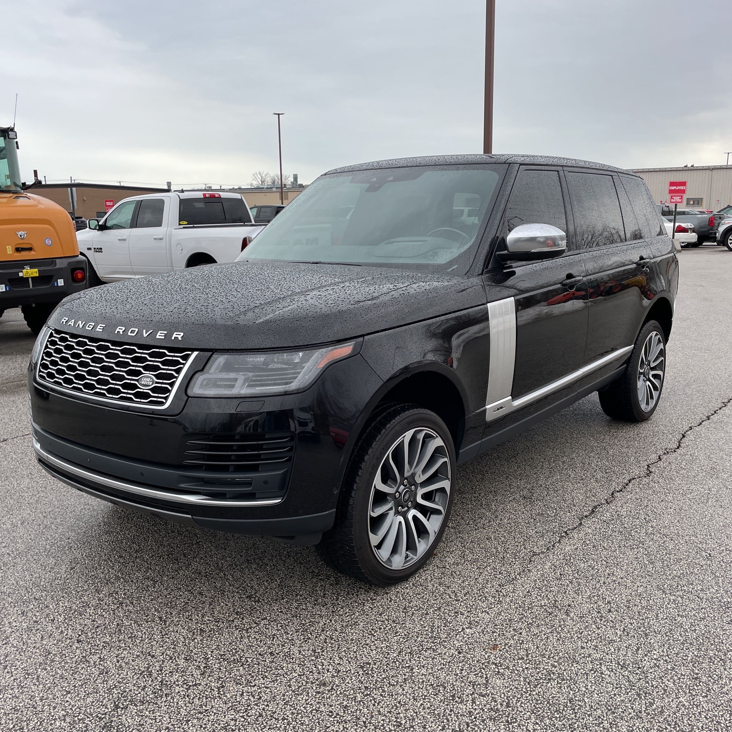 2020 Land Rover Range Rover P525 HSE LWB photo 1
