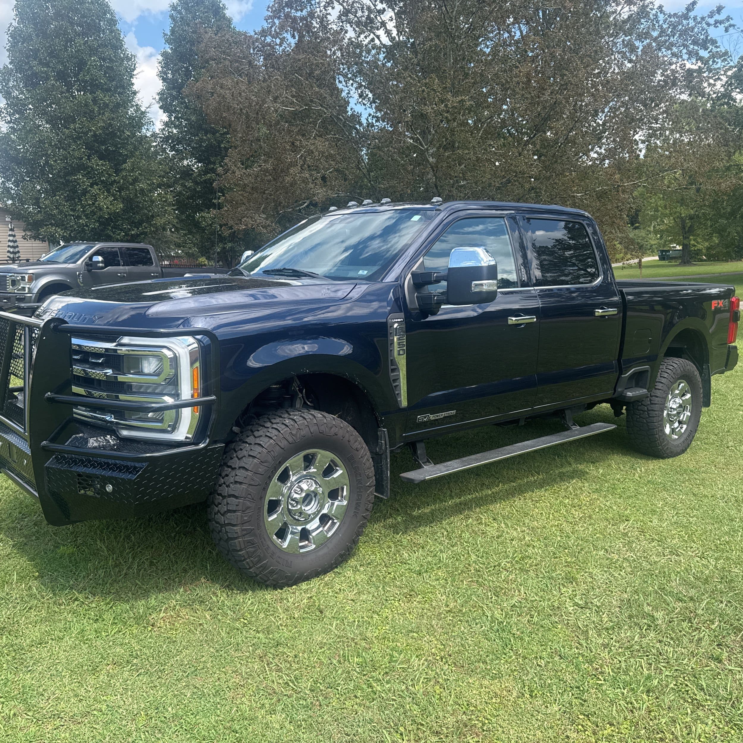 2023 Ford F-250 Super Duty Lariat photo 1