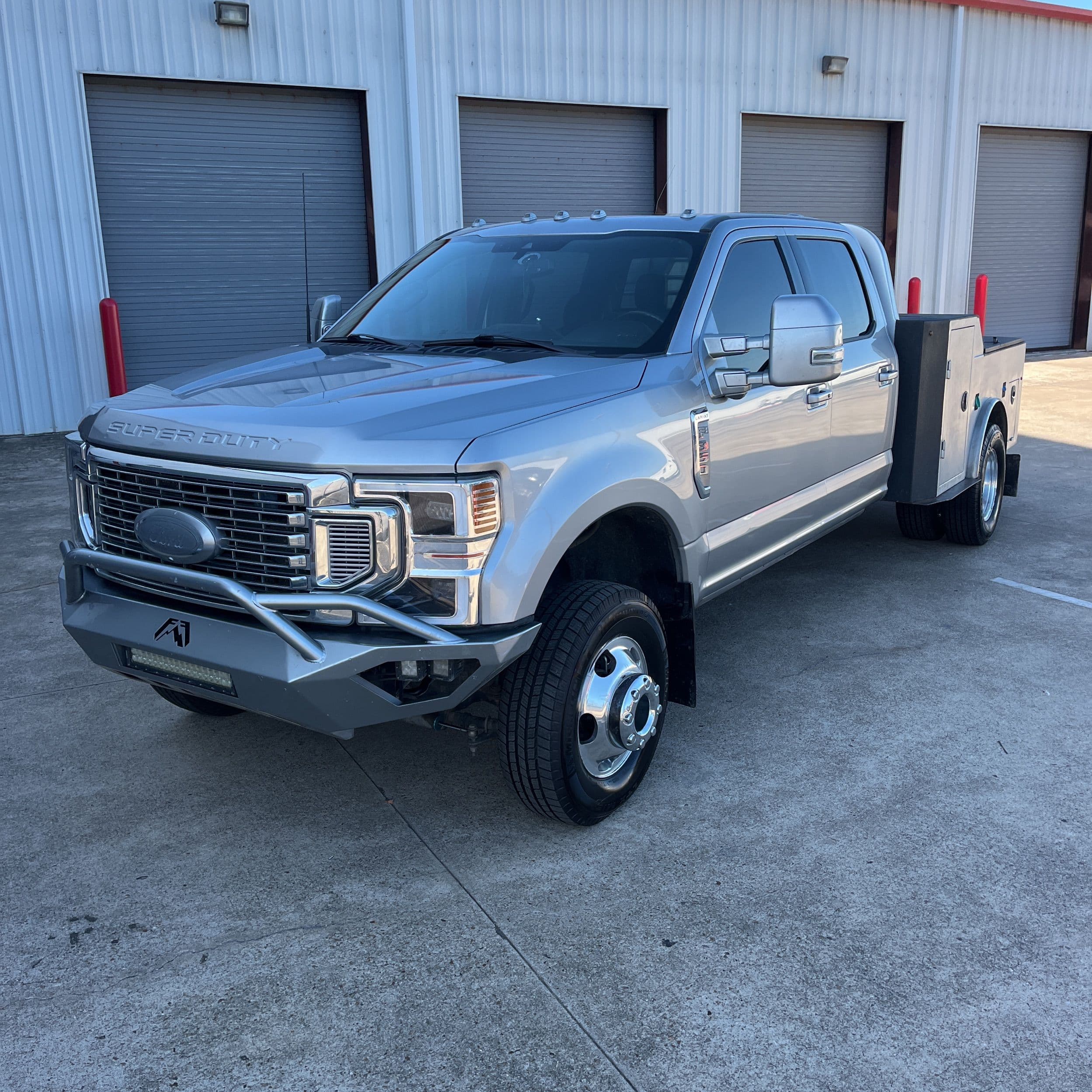 2022 Ford F-350 Super Duty Lariat photo 1