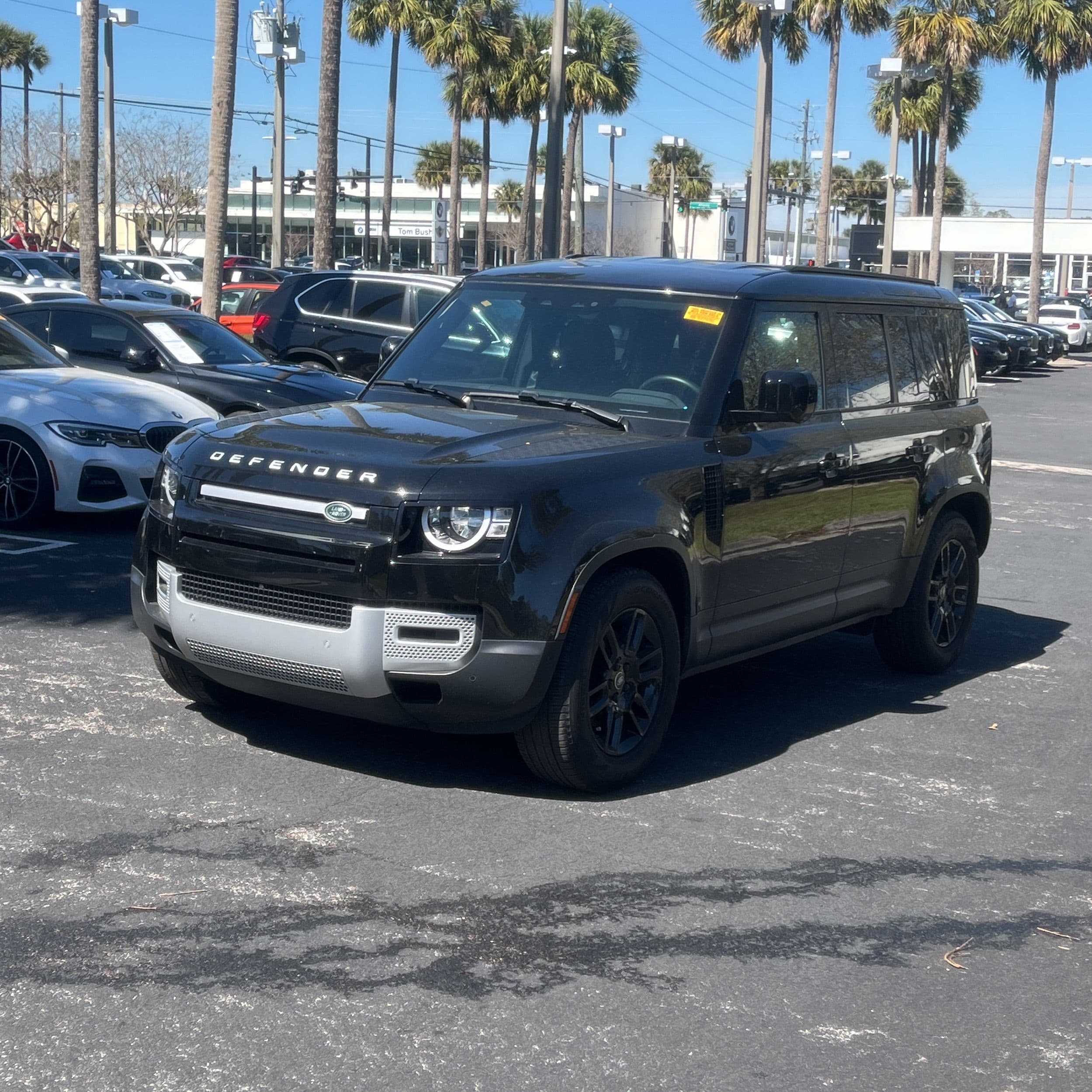 2023 Land Rover Defender 110 S photo 1