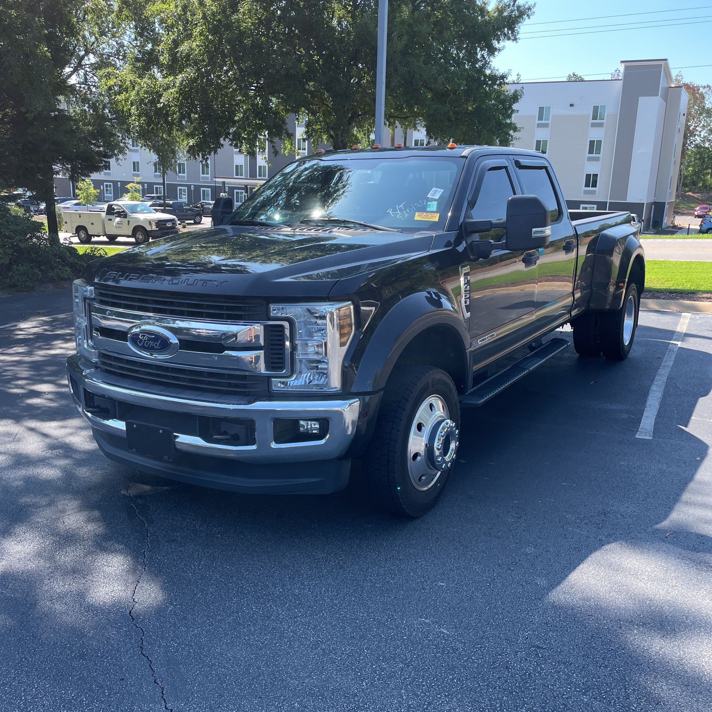 2019 Ford F-450 Super Duty XLT photo 1