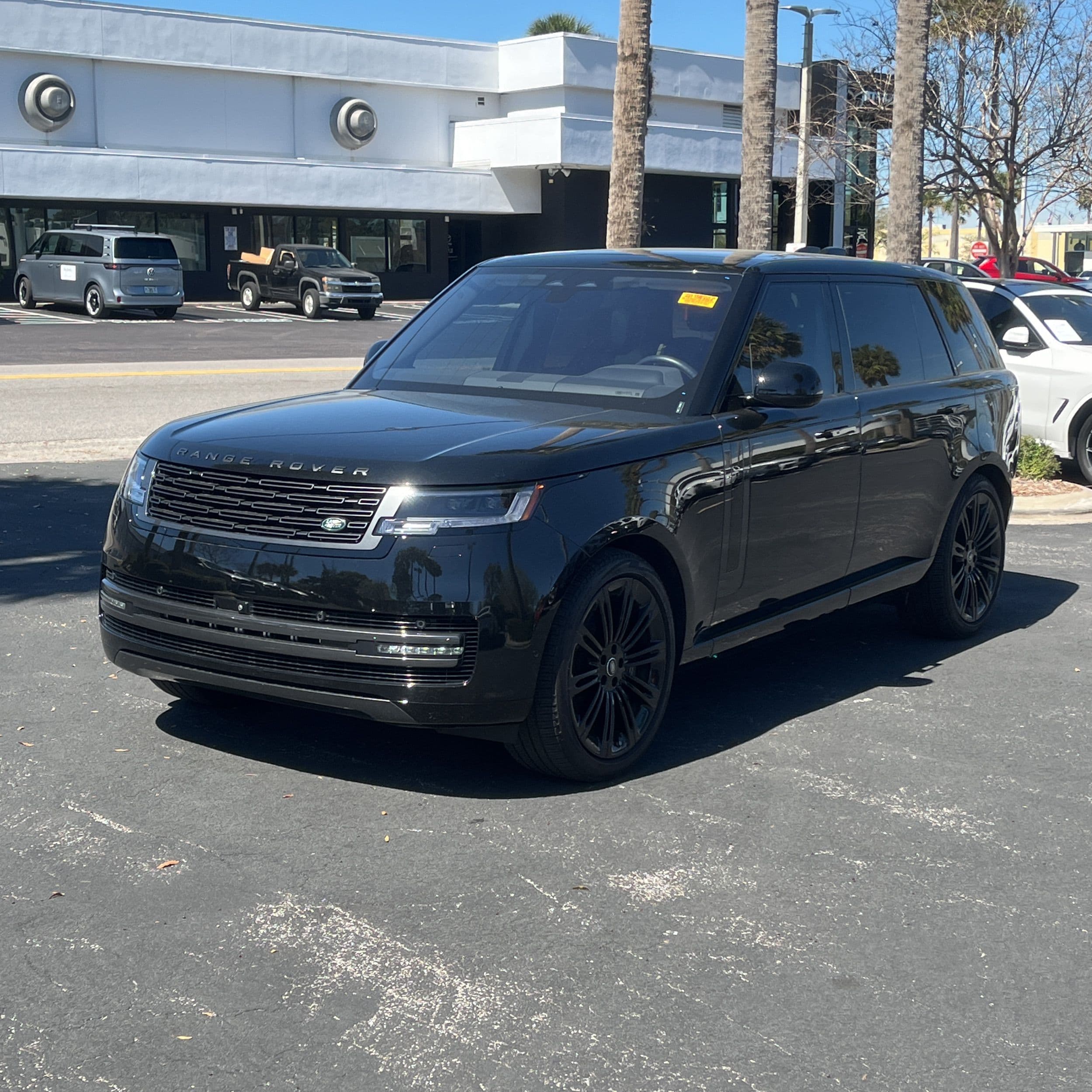 2023 Land Rover Range Rover P530 SE LWB photo 1