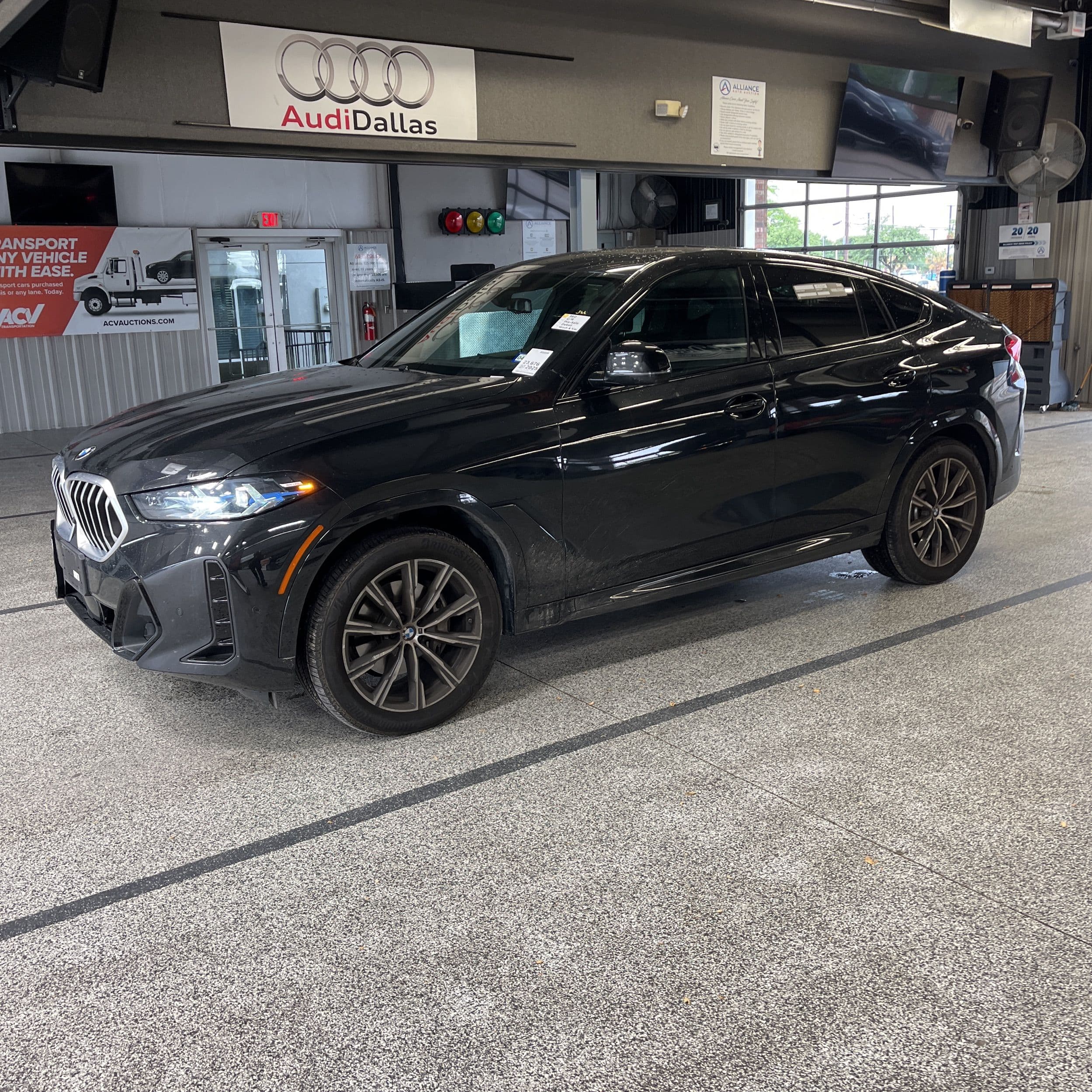 2025 BMW X6 XDrive40i photo 1
