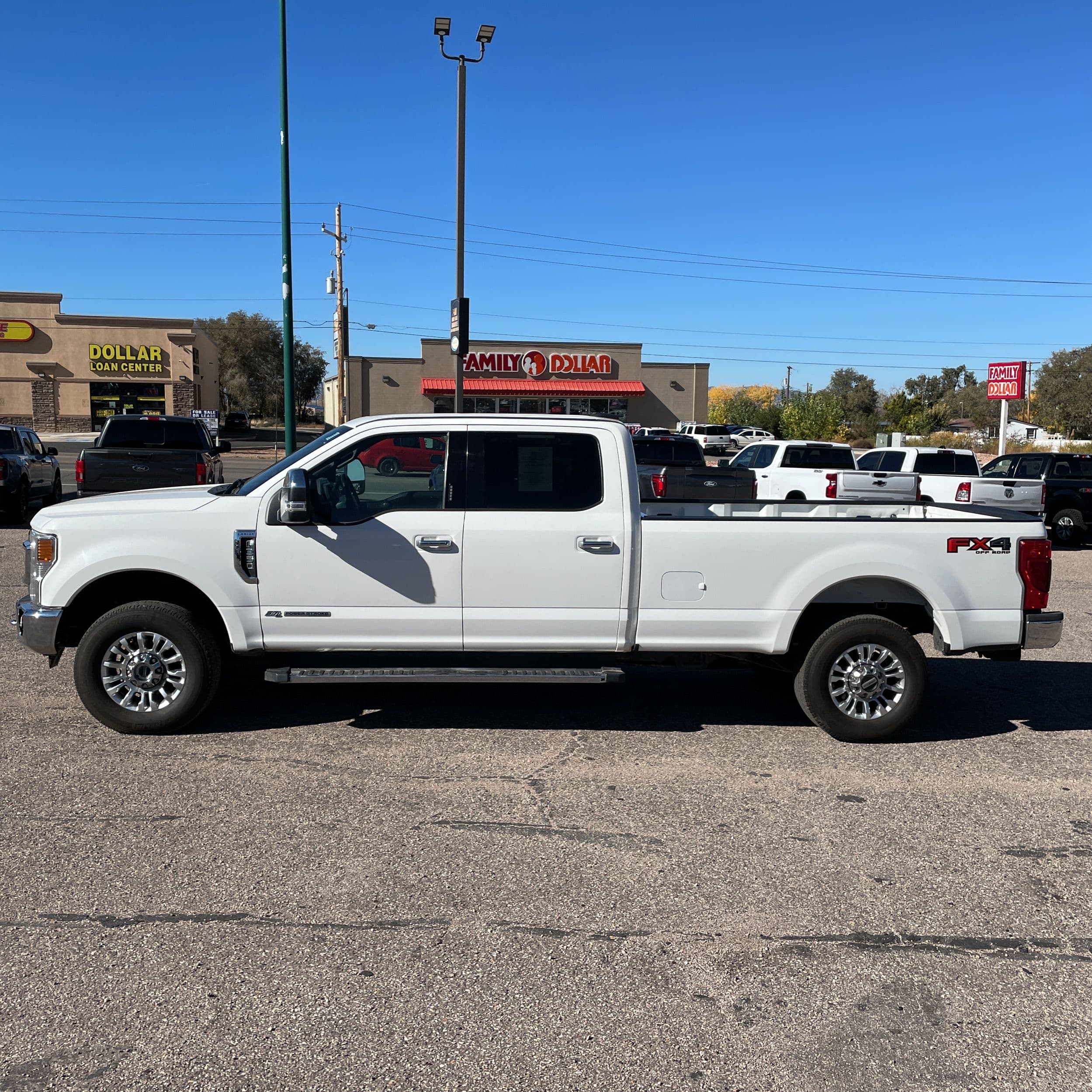 2022 Ford F-350 Super Duty Lariat photo 1