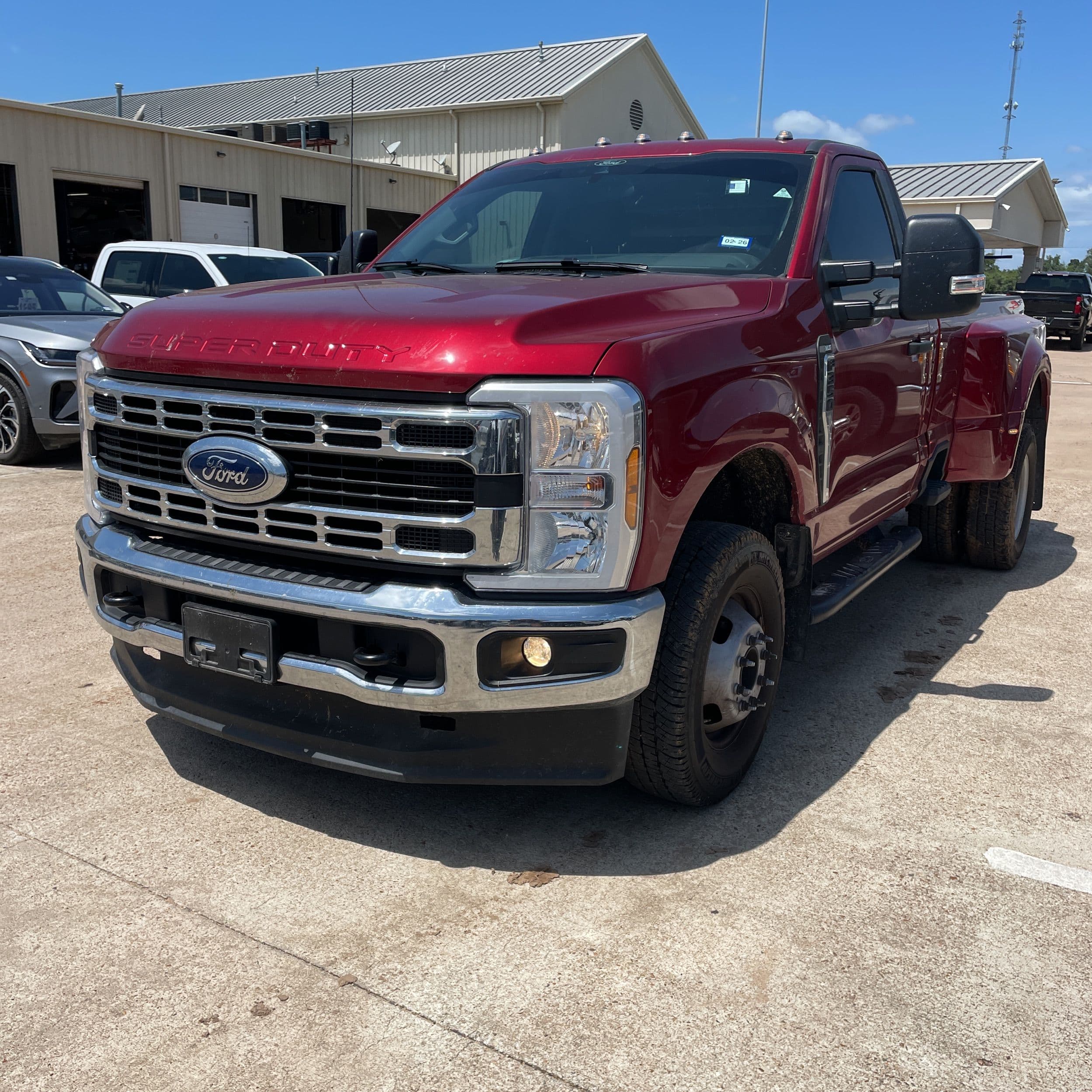2025 Ford F-350 Super Duty XLT photo 1