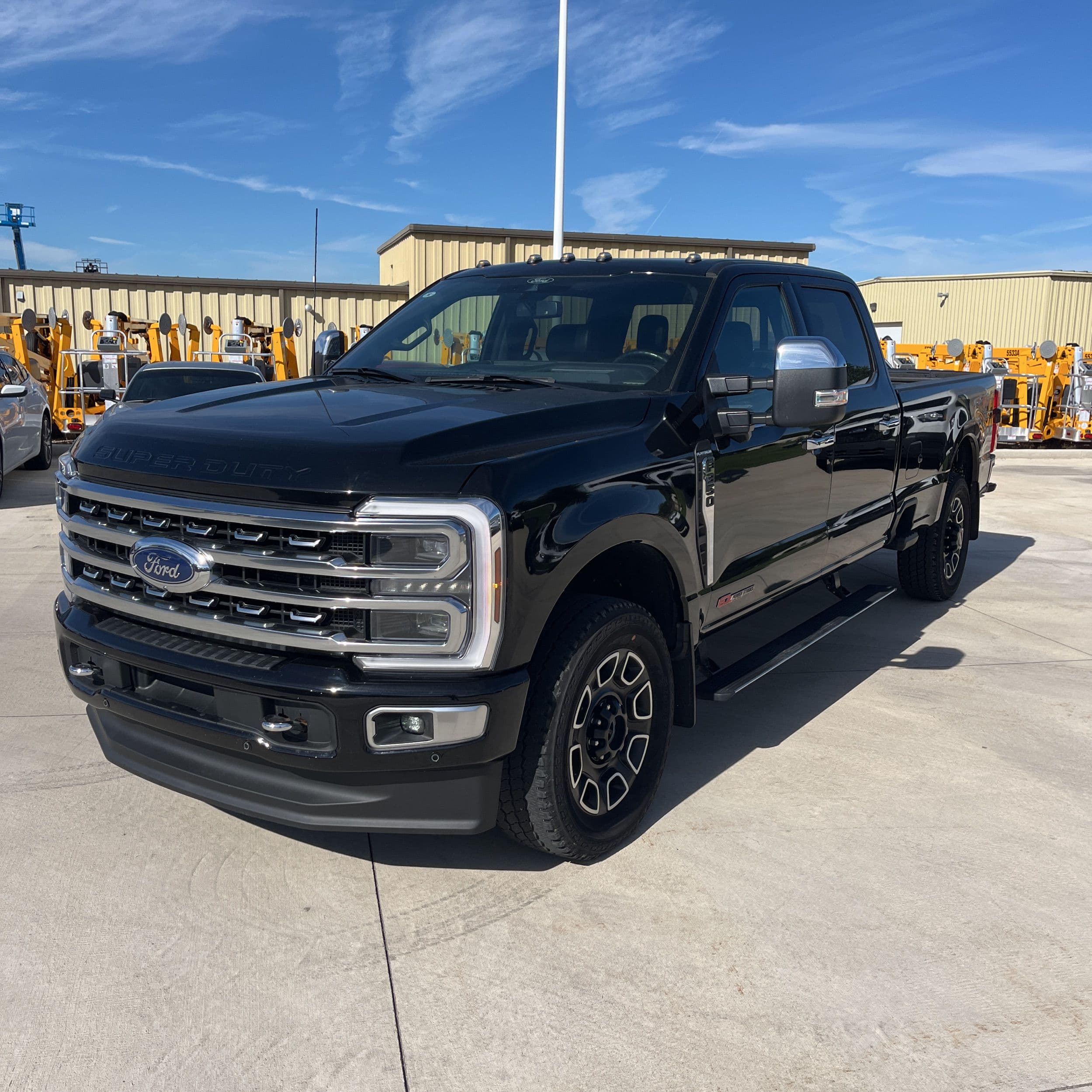 2024 Ford F-350 Super Duty Platinum photo 1