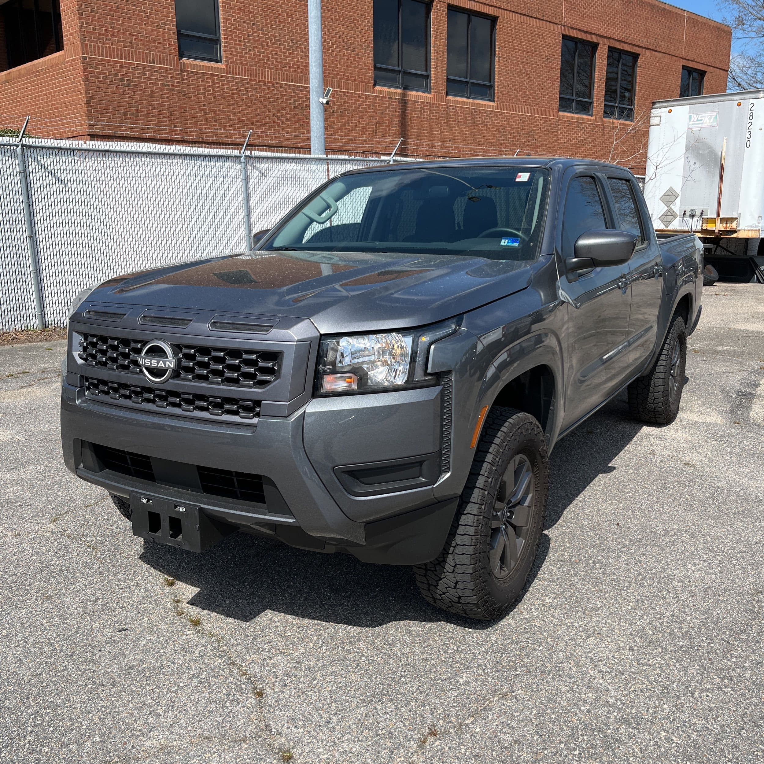 2025 Nissan Frontier Crew Cab SV 4x2 photo 1