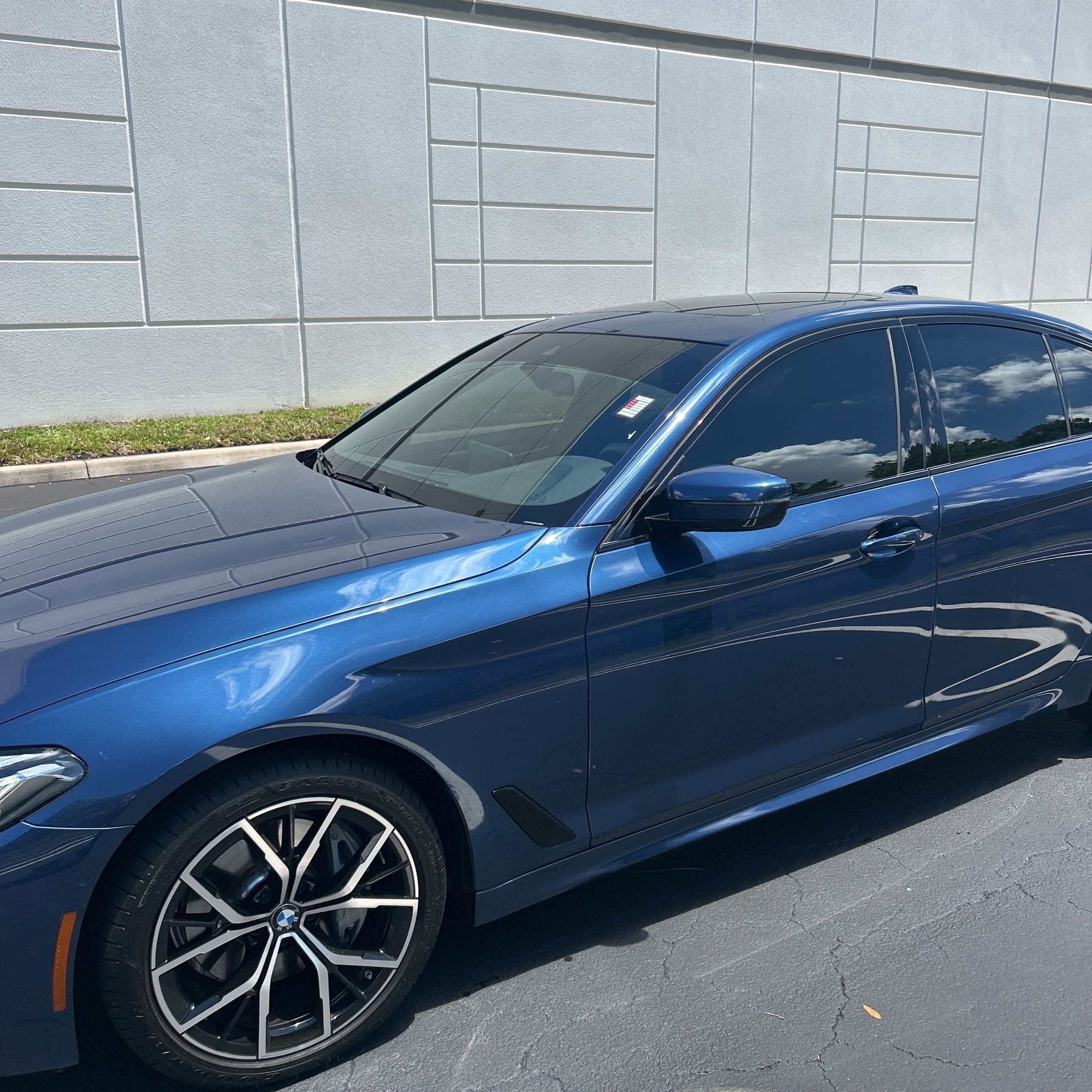 2022 BMW 5-Series 540i photo 1
