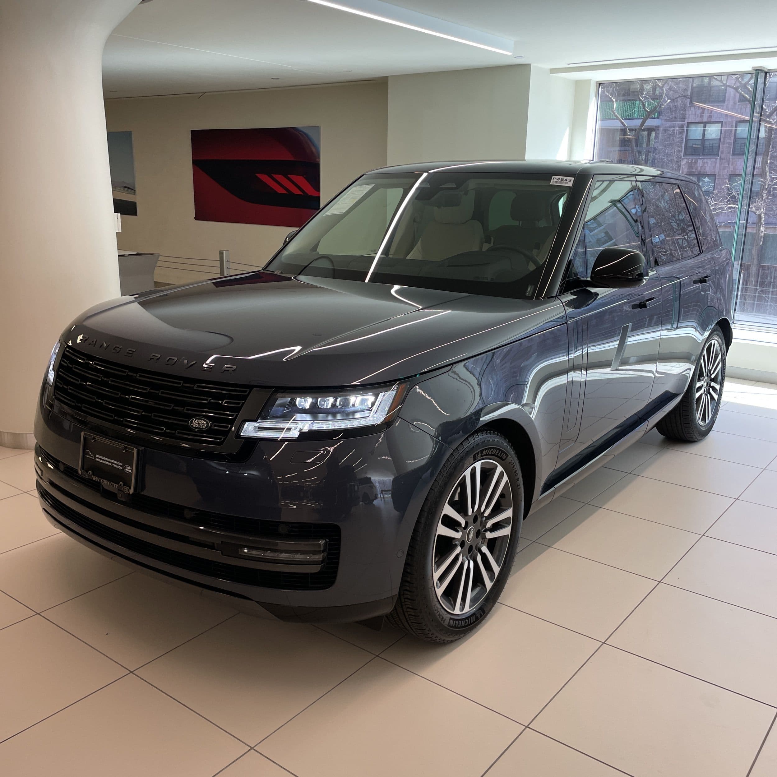 2024 Land Rover Range Rover SE photo 1
