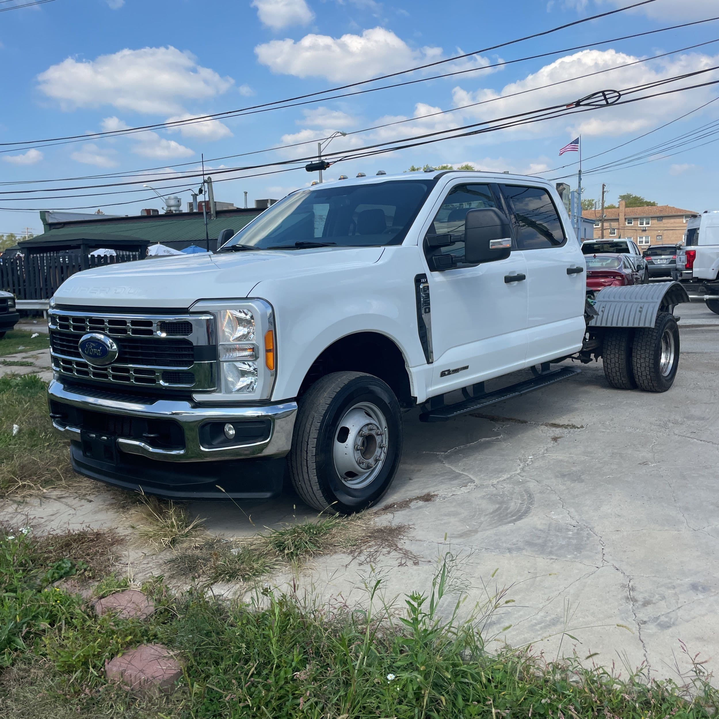 2023 Ford F-350 Super Duty XLT photo 1