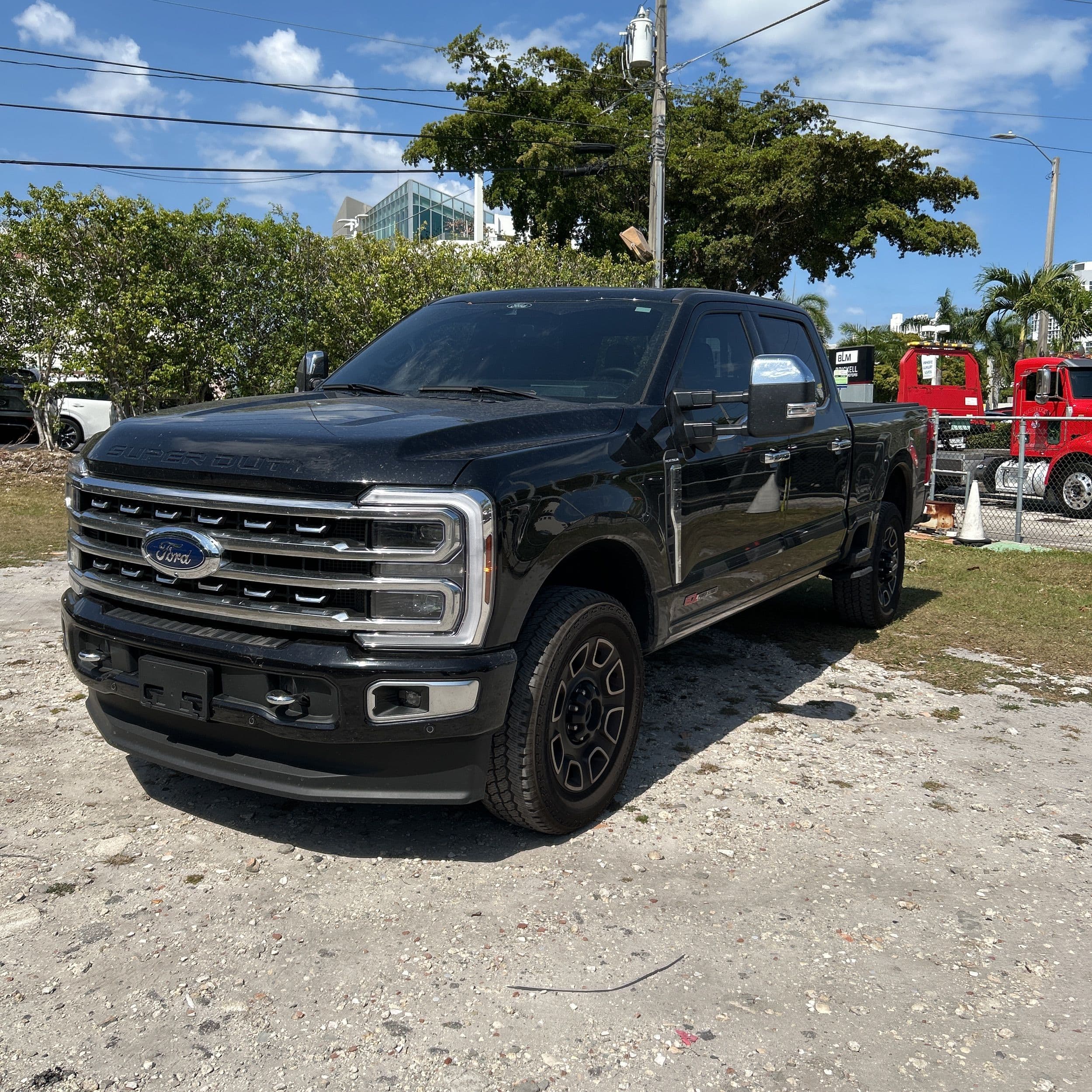 2024 Ford F-250 Super Duty Platinum photo 1