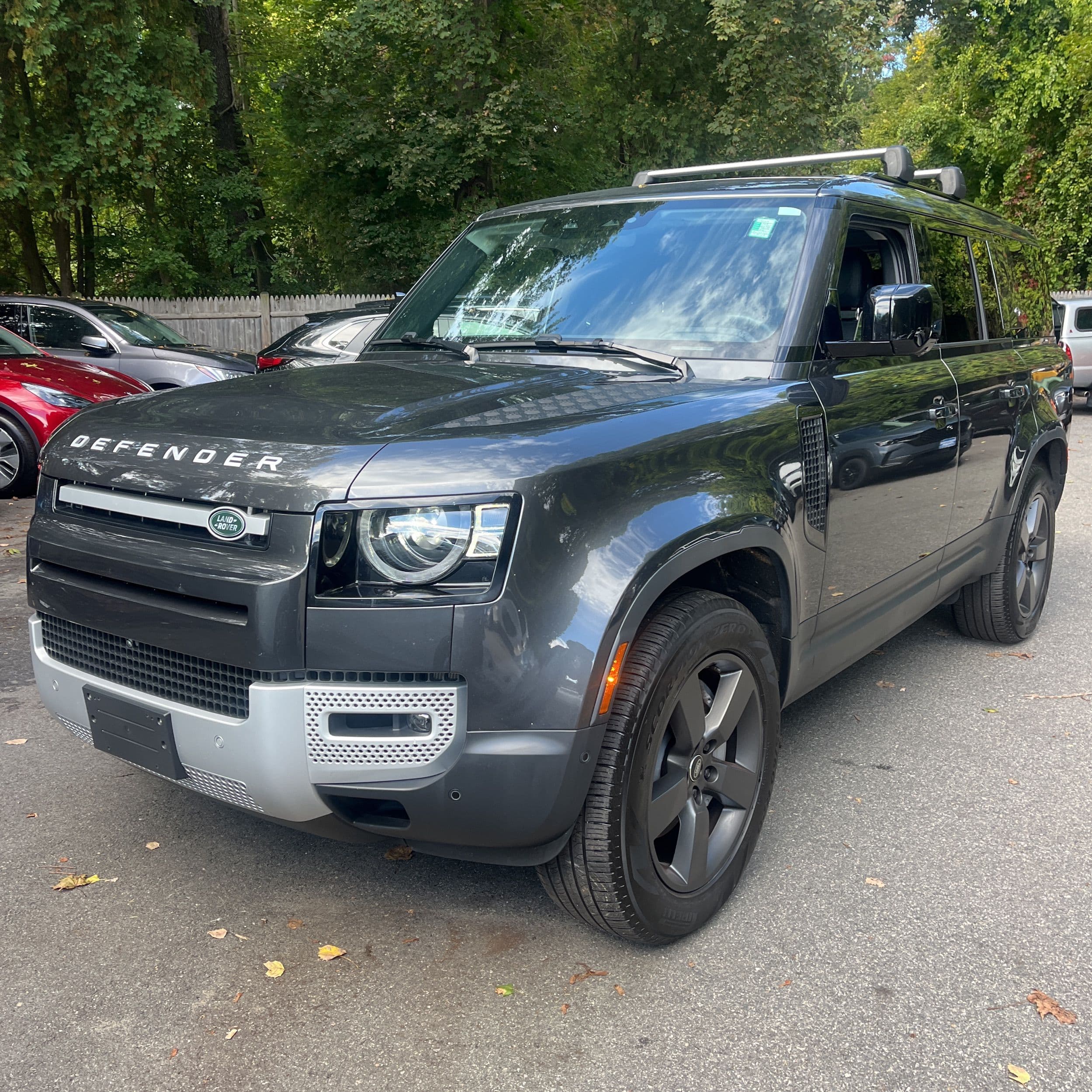 2023 Land Rover Defender 130 SE photo 1