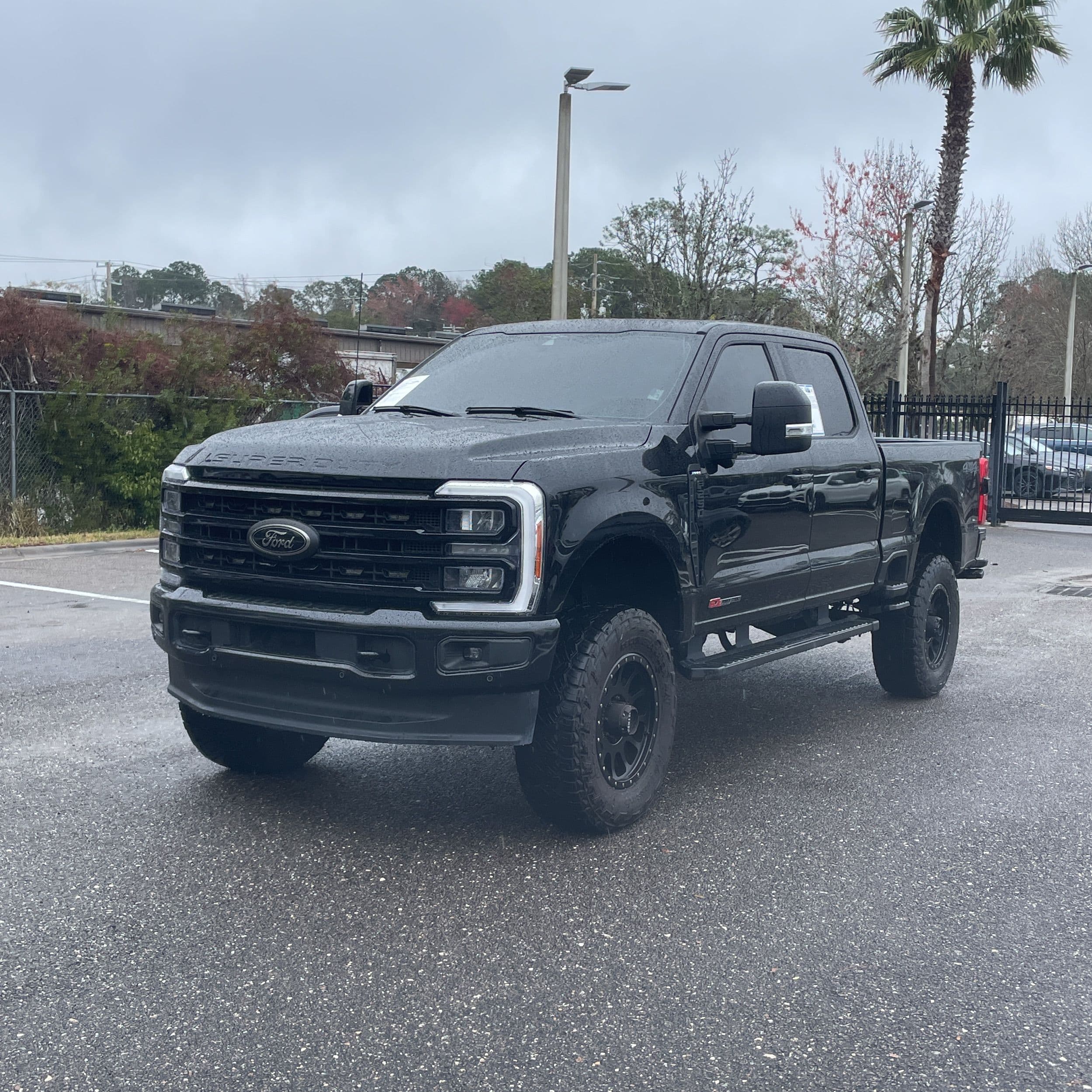 2023 Ford F-250 Super Duty Lariat photo 1