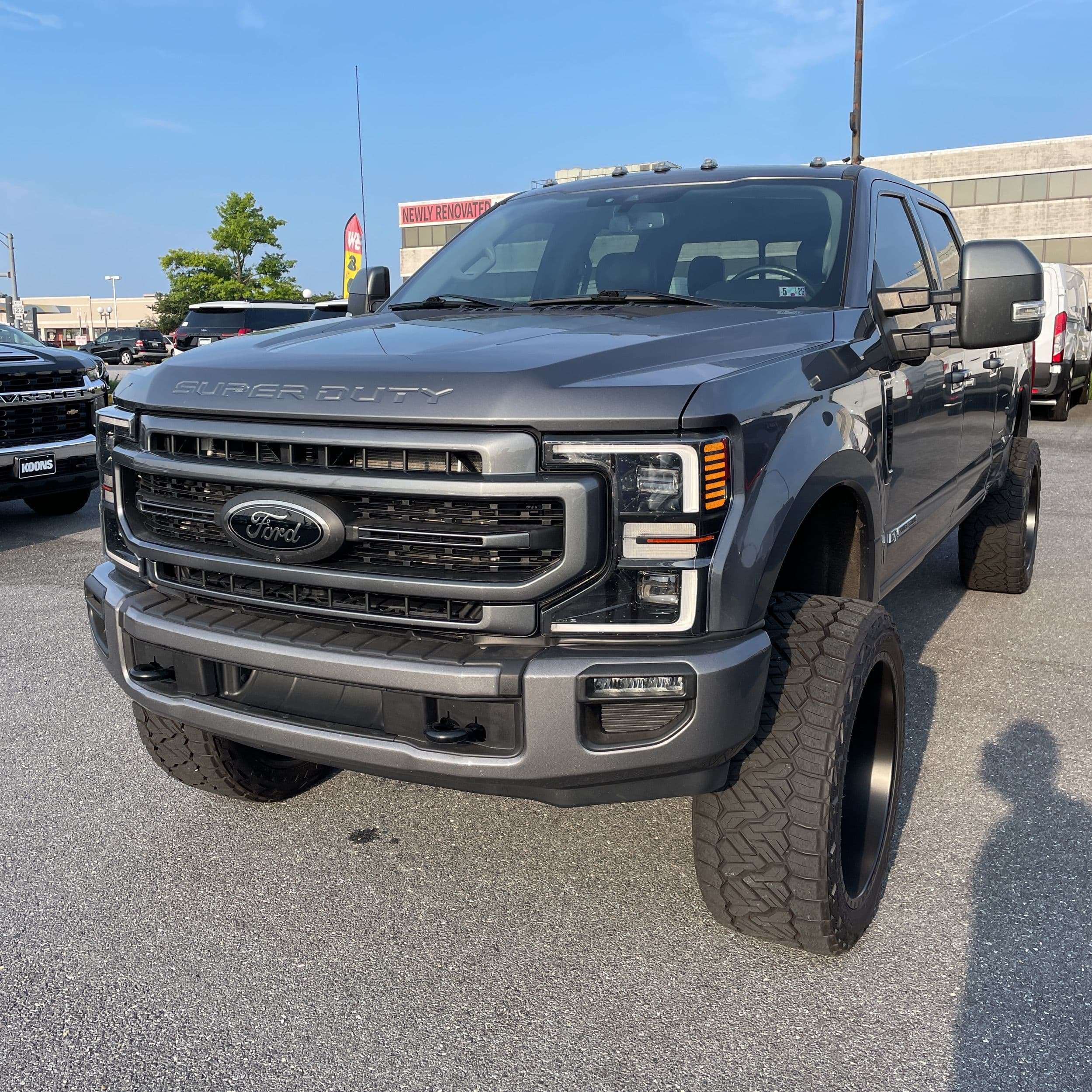 2021 Ford F-250 Super Duty Lariat photo 1