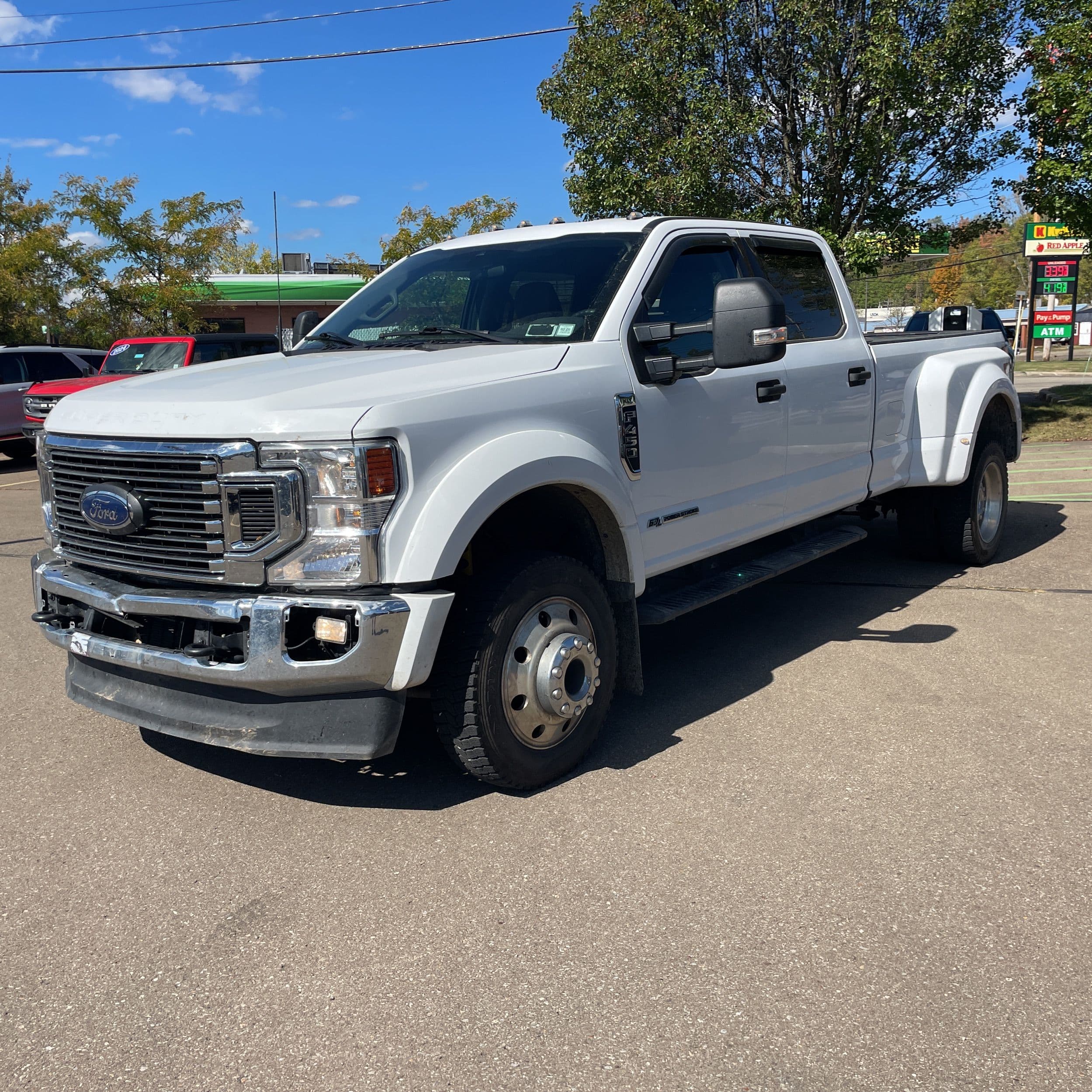 2022 Ford F-450 Super Duty XLT photo 1