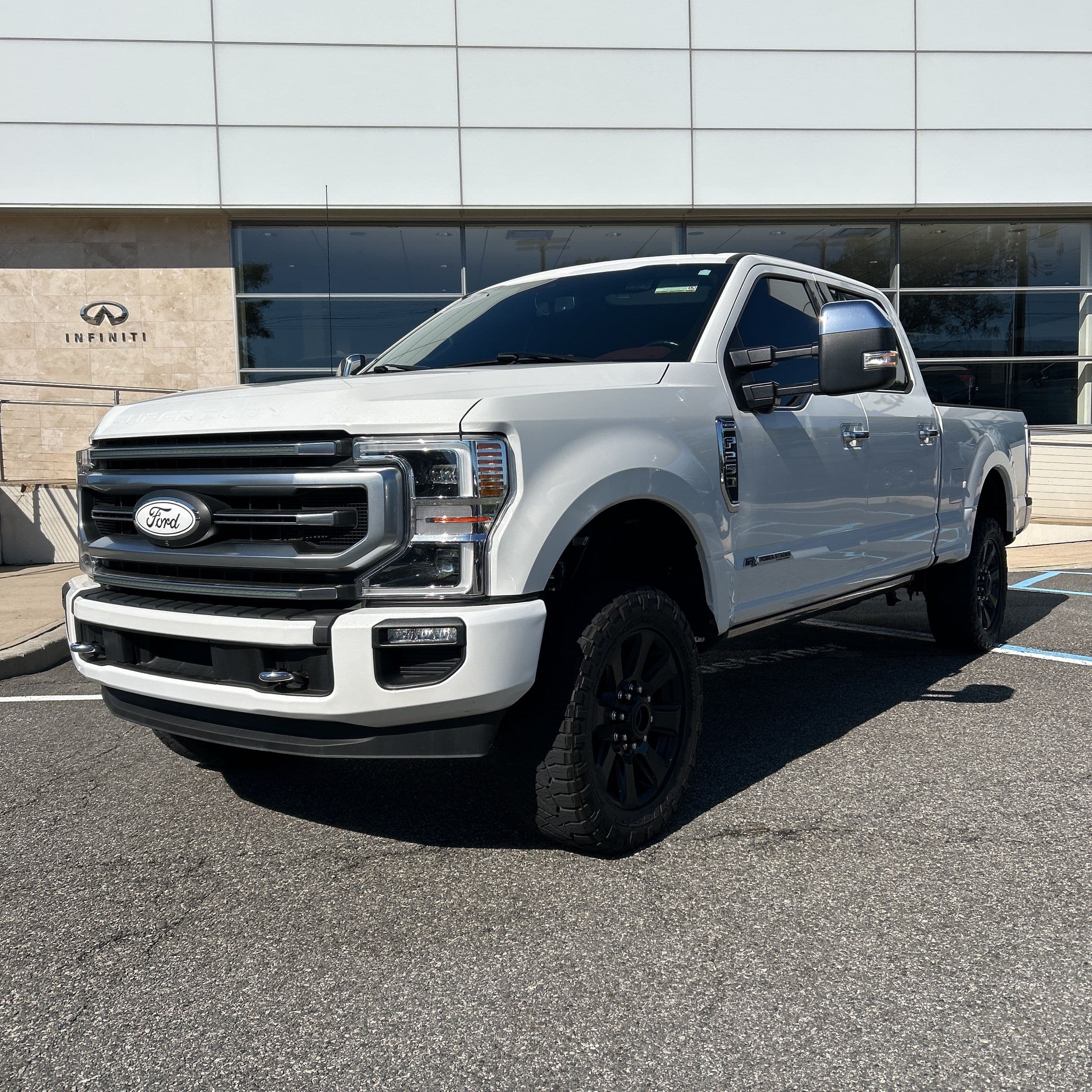 2021 Ford F-250 Super Duty Platinum photo 1