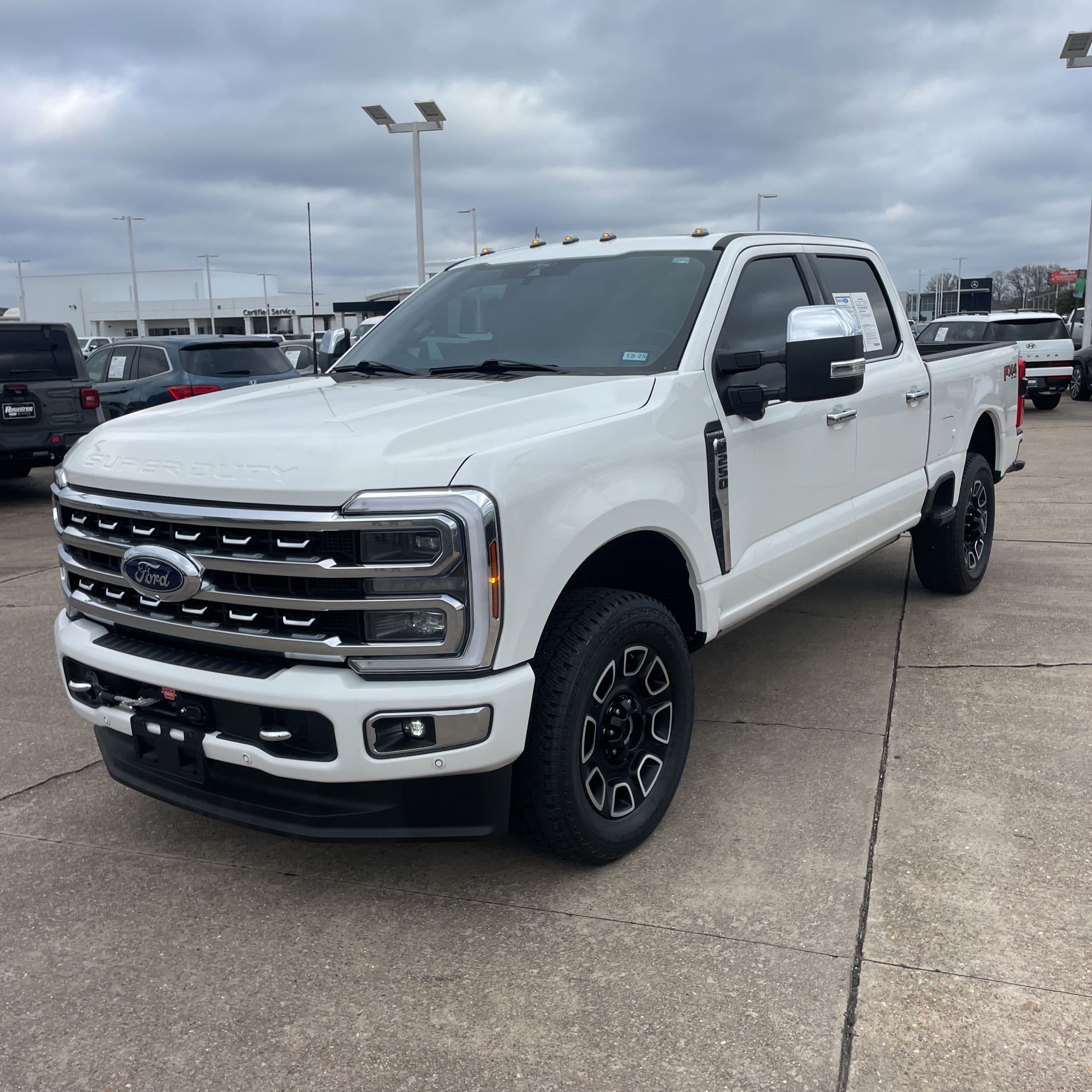 2024 Ford F-250 Super Duty Platinum photo 1