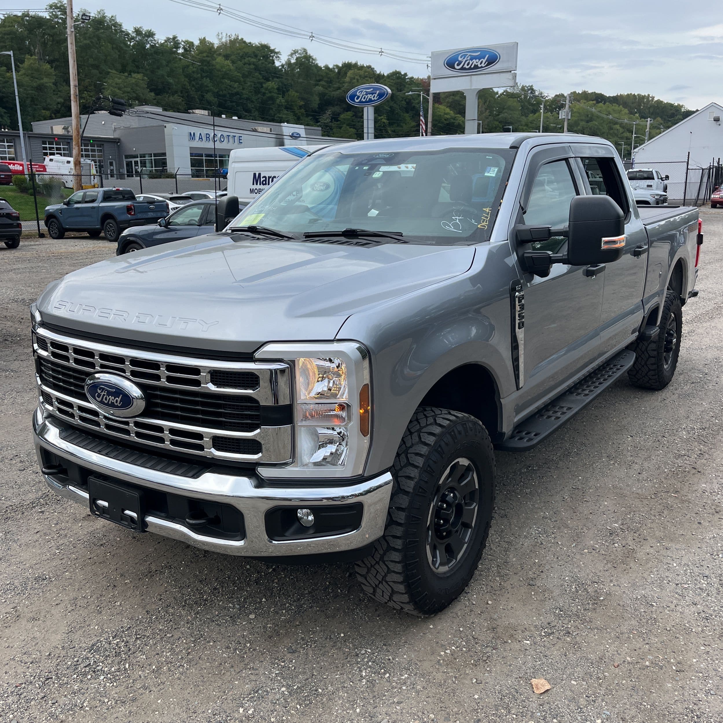 2024 Ford F-350 Super Duty XLT photo 1