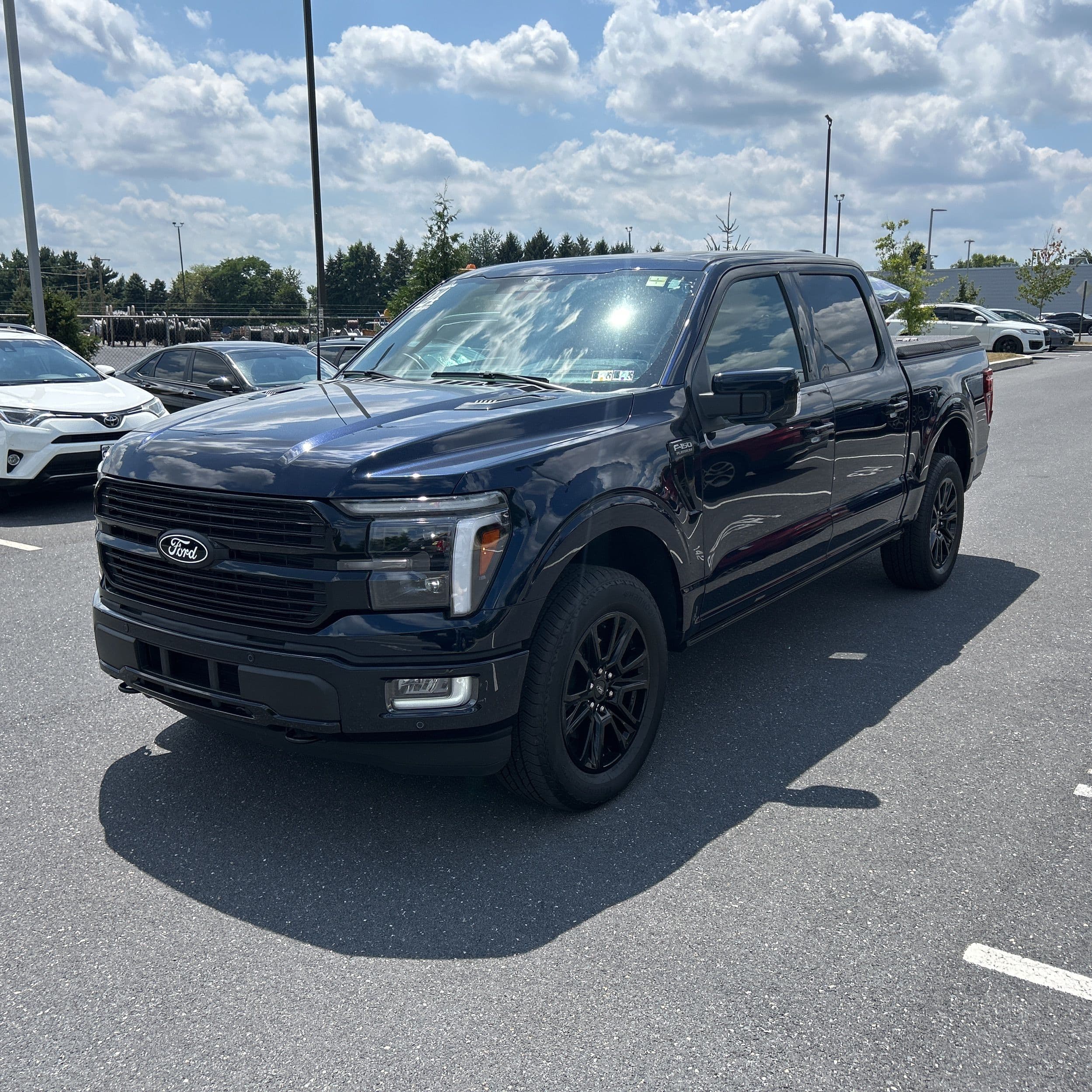 2024 Ford F-150 Platinum photo 1