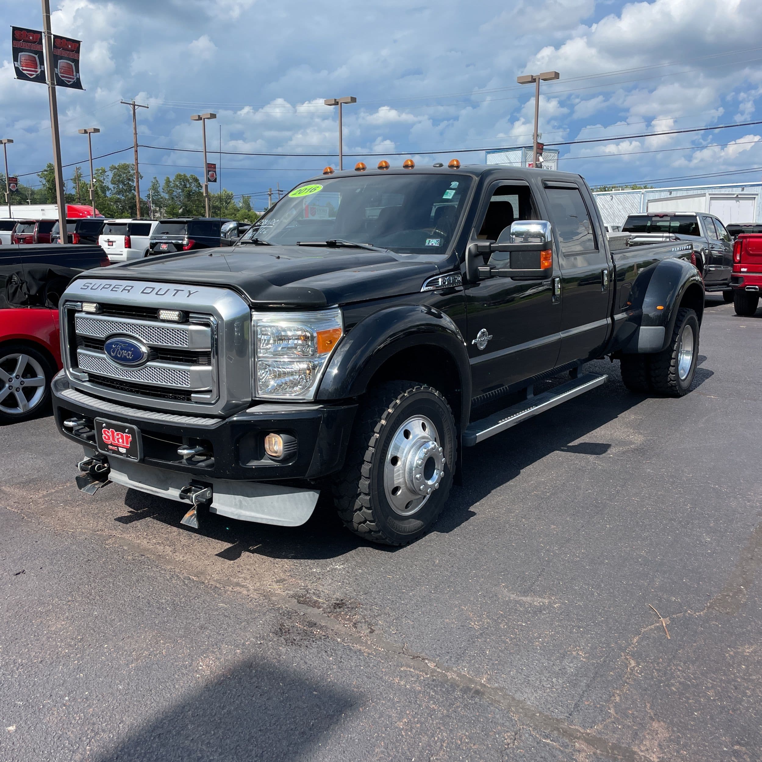2016 Ford F-450 Super Duty Platinum photo 1