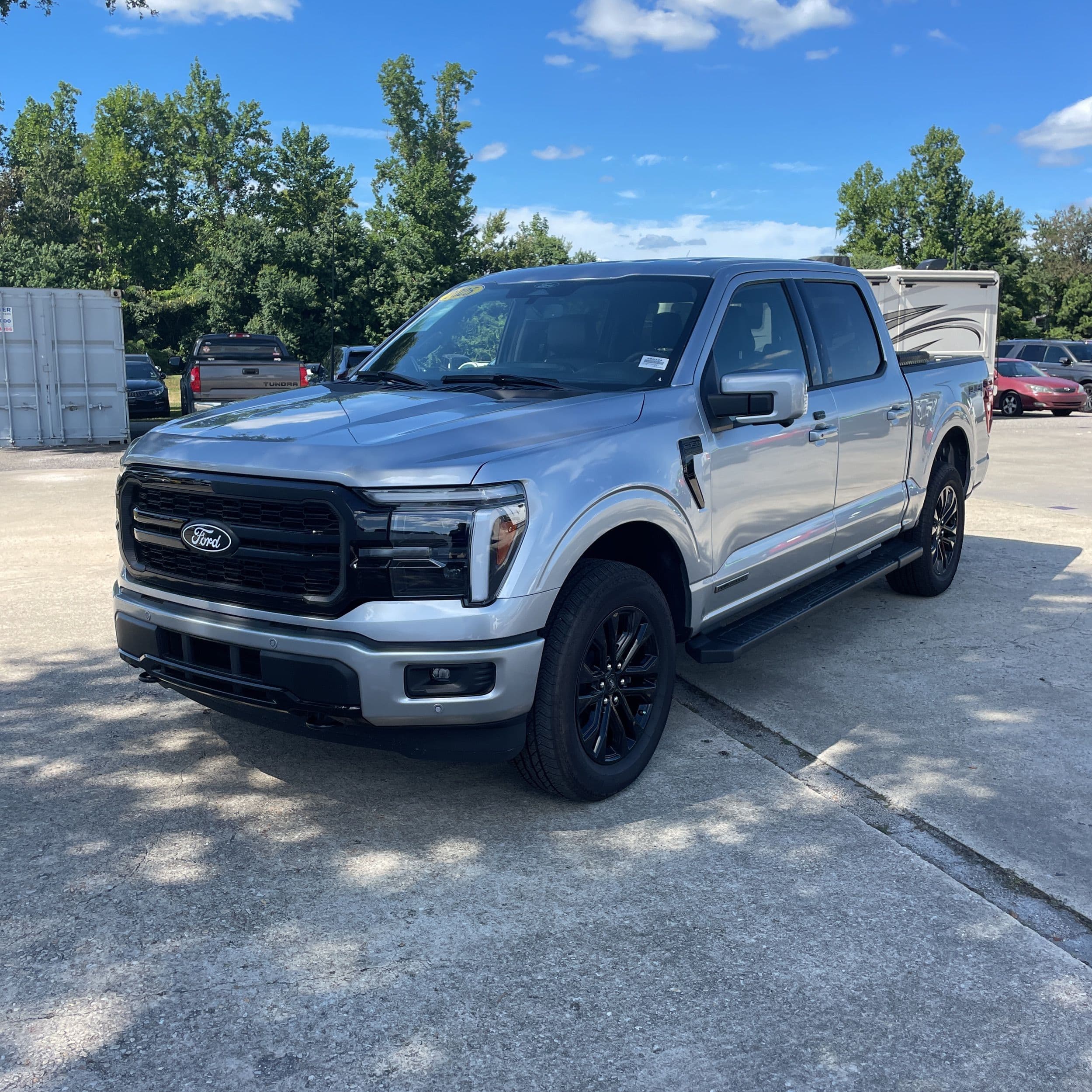 2025 Ford F-150 Lariat photo 1