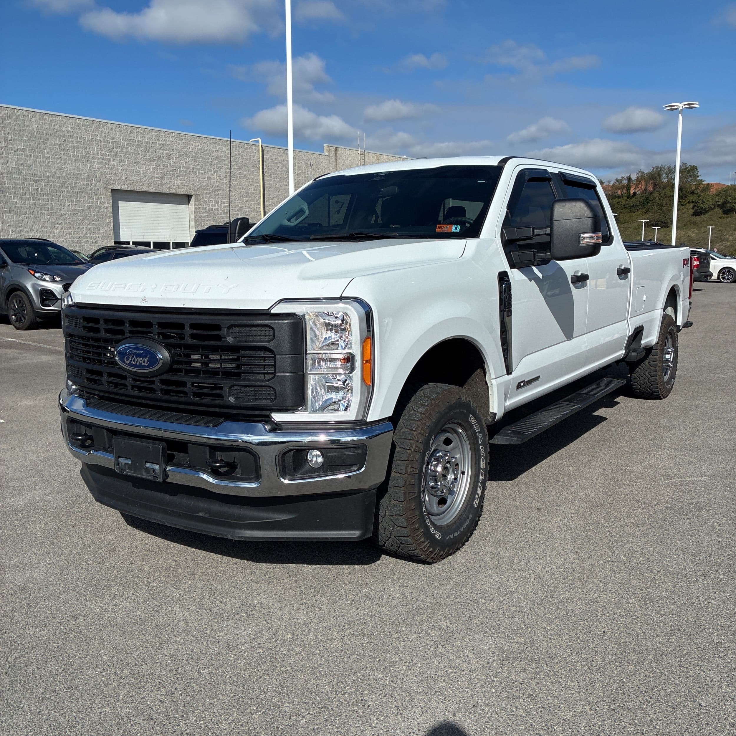 2023 Ford F-350 Super Duty XL photo 1