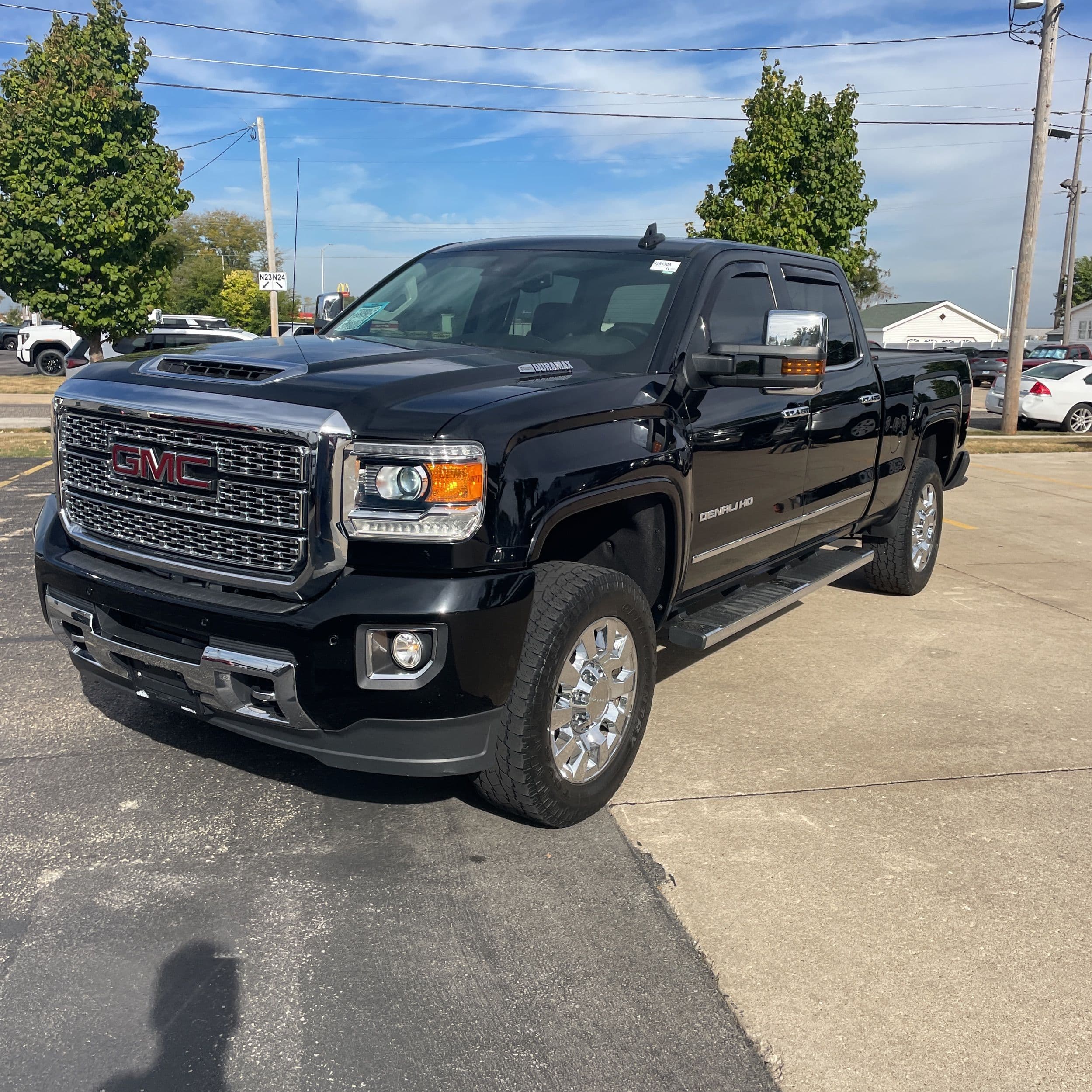 2019 GMC Sierra 2500HD Denali photo 1
