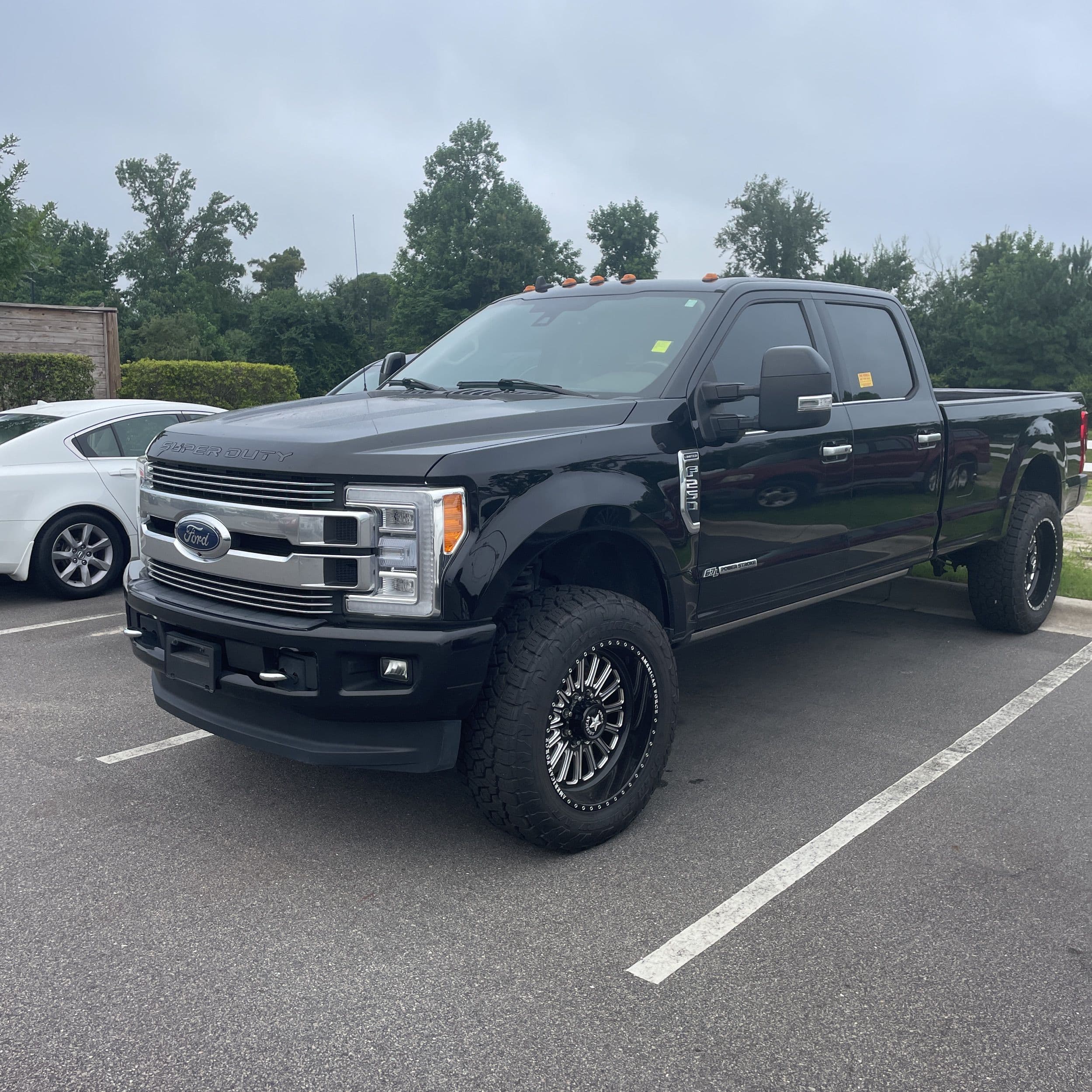 2019 Ford F-250 Super Duty Limited photo 1