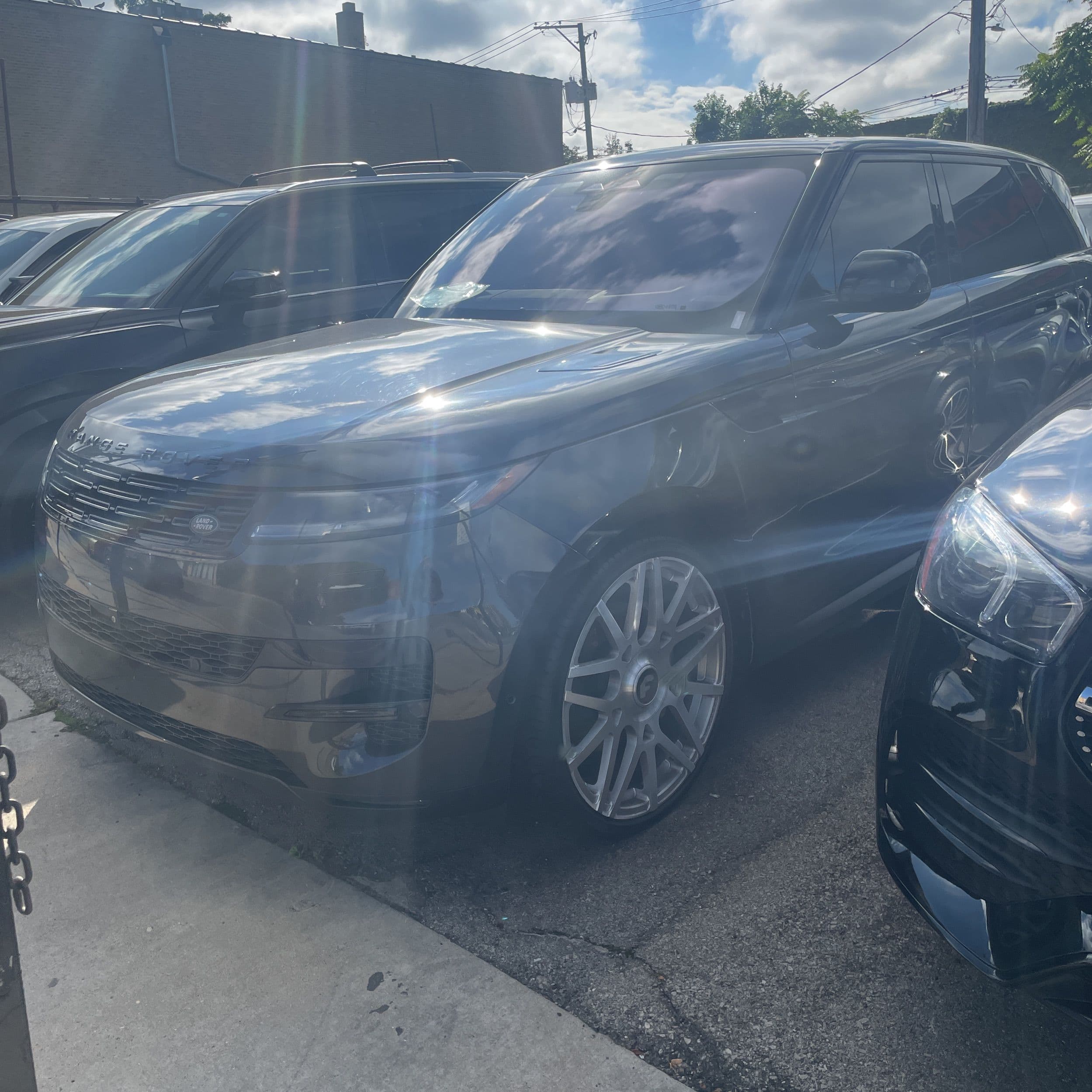 2023 Land Rover Range Rover Sport SE DYN photo 1