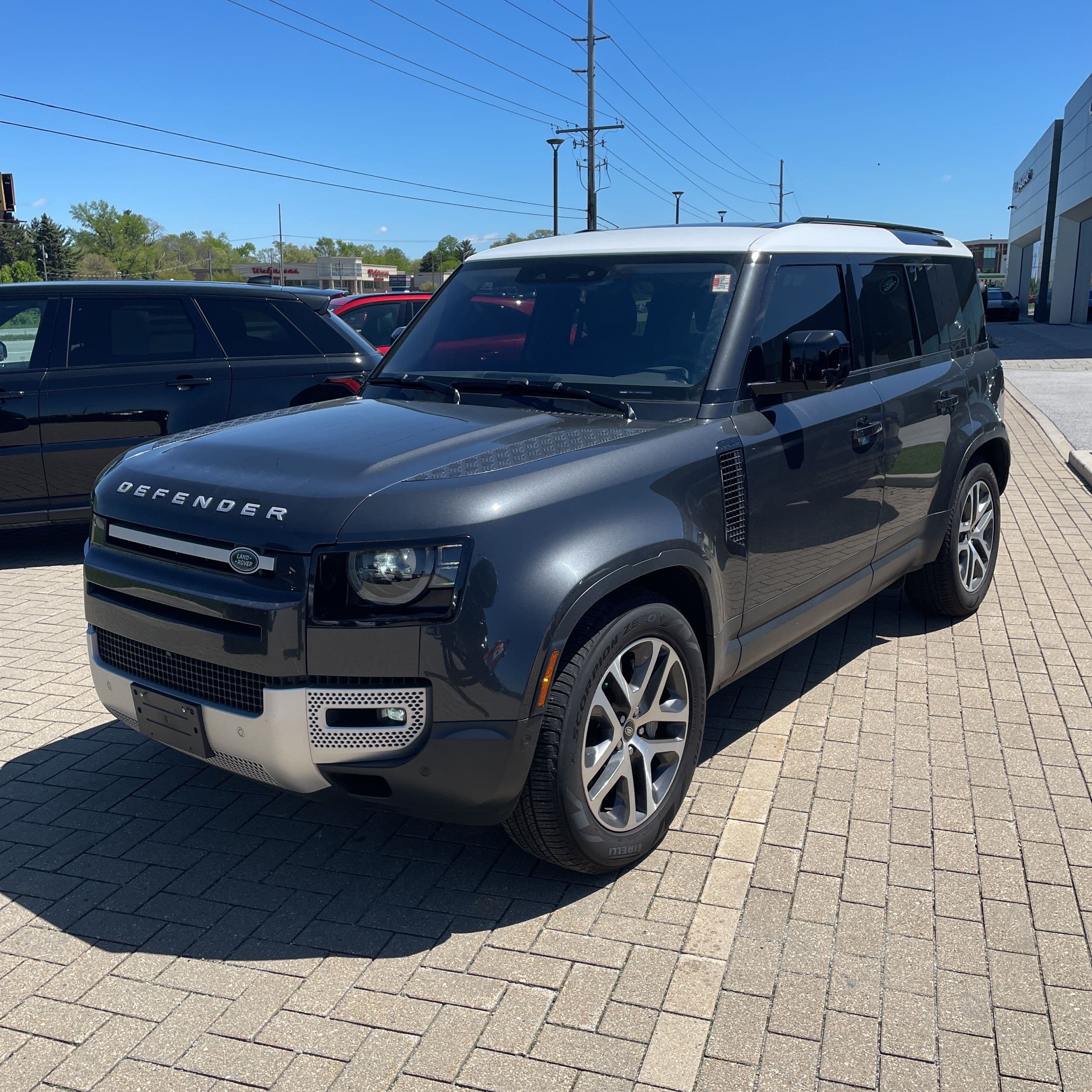 2021 Land Rover Defender 110 SE photo 1