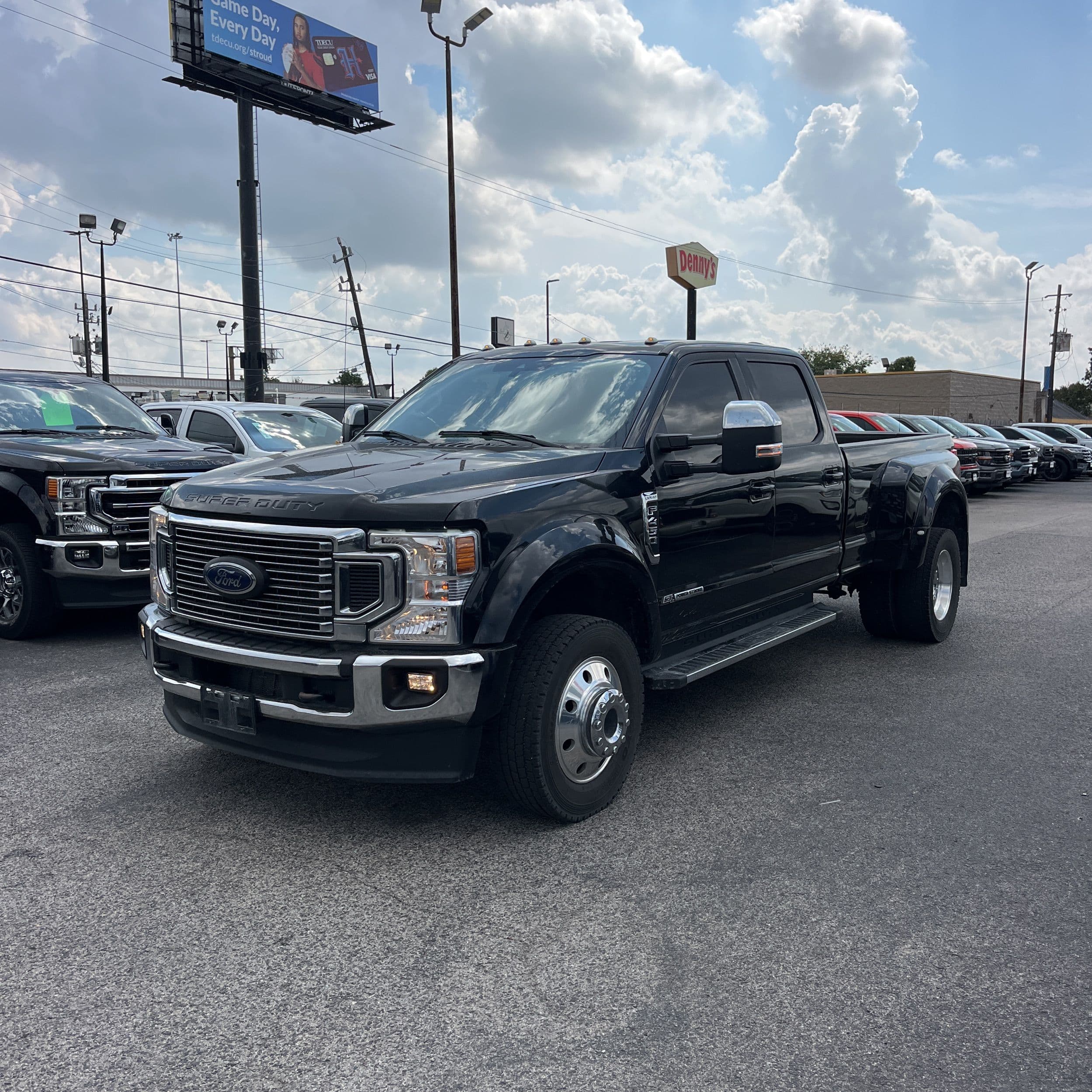 2021 Ford F-450 Super Duty Lariat photo 1