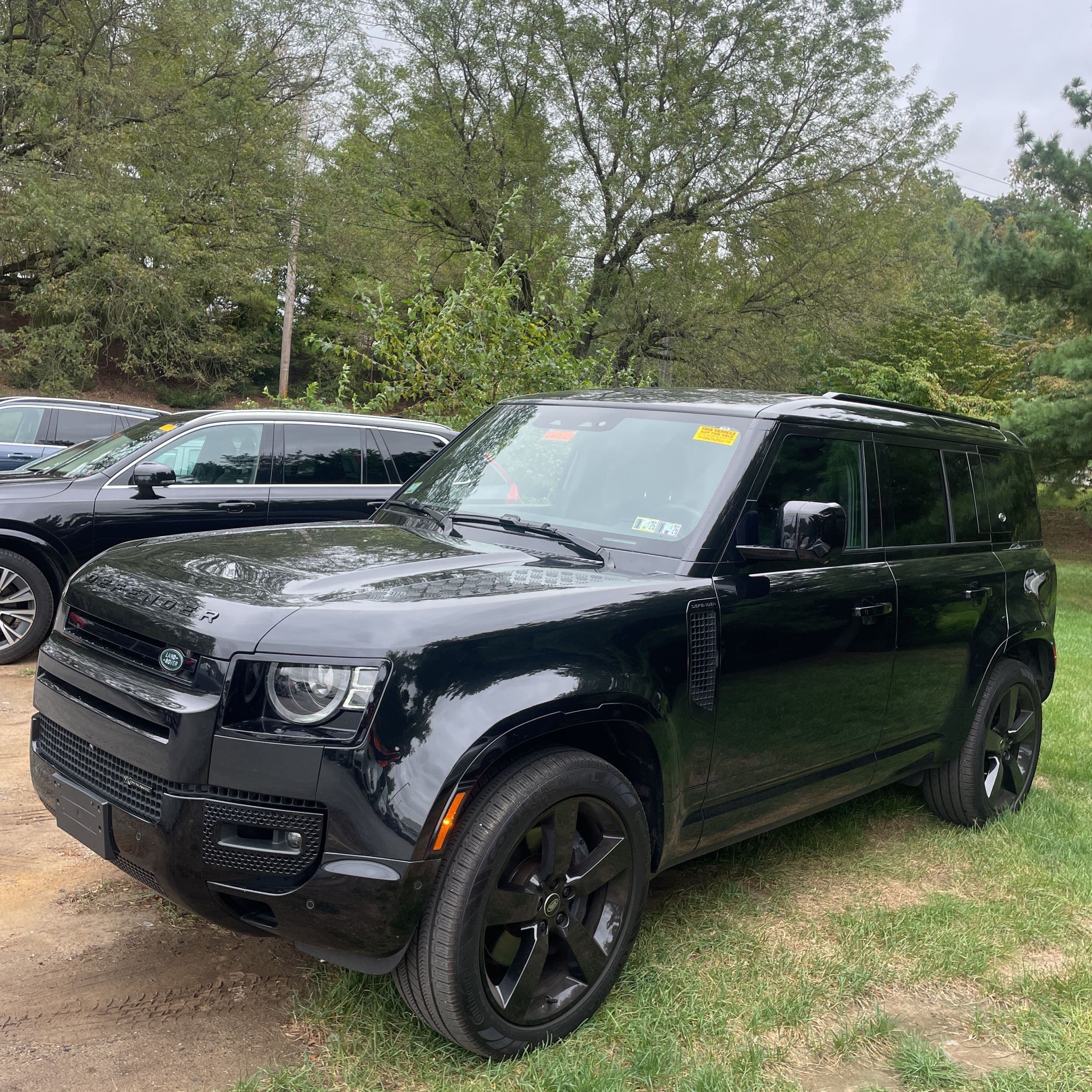 2023 Land Rover Defender 110 X-Dynamic SE photo 1