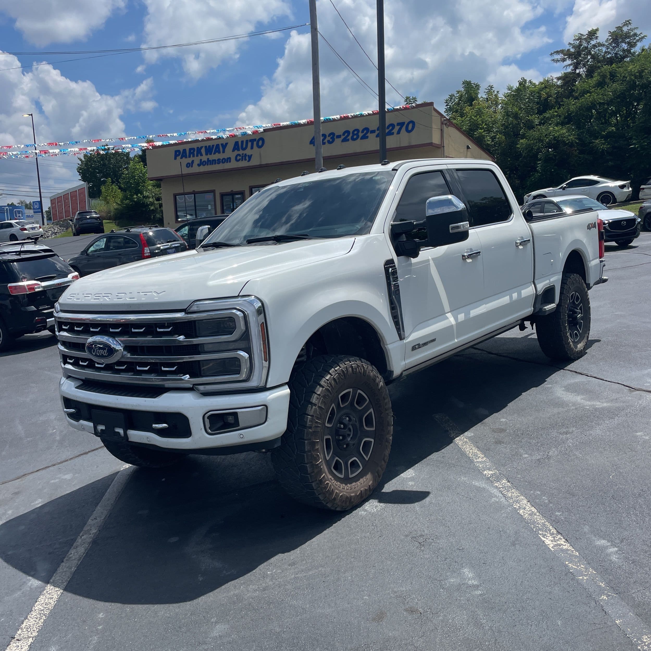 2024 Ford F-250 Super Duty Platinum photo 1