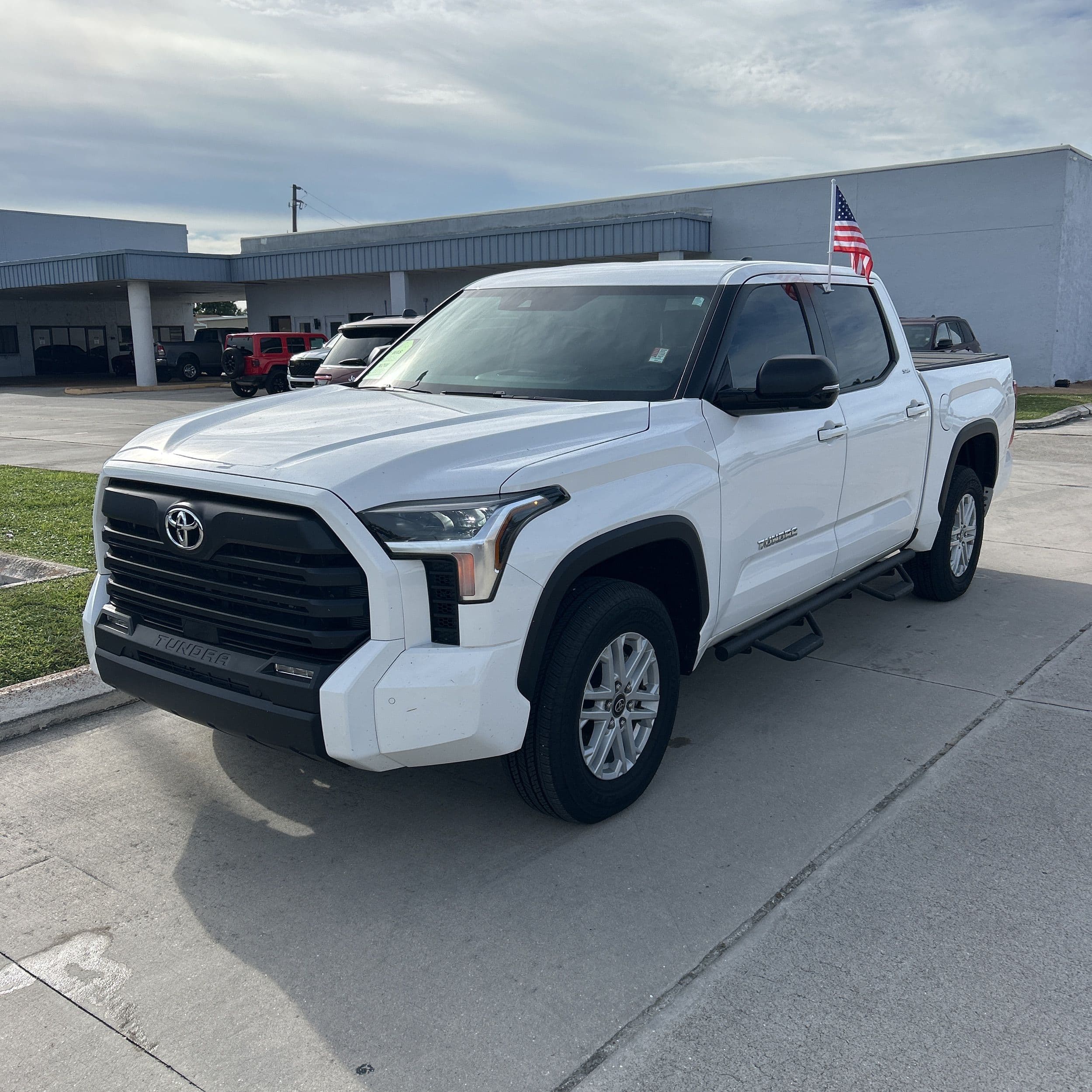 2025 Toyota Tundra SR5 photo 1