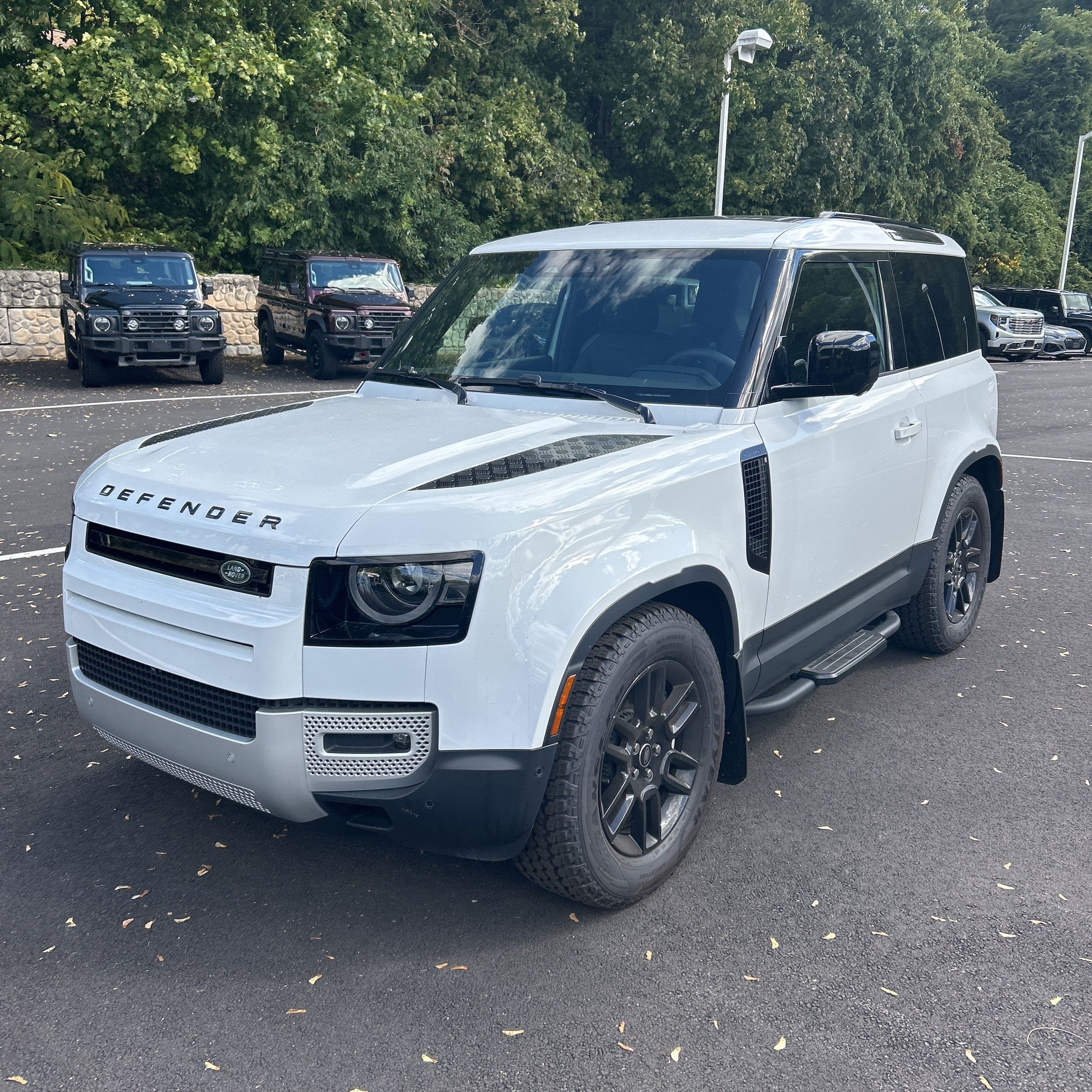 2025 Land Rover Defender 90 S P300