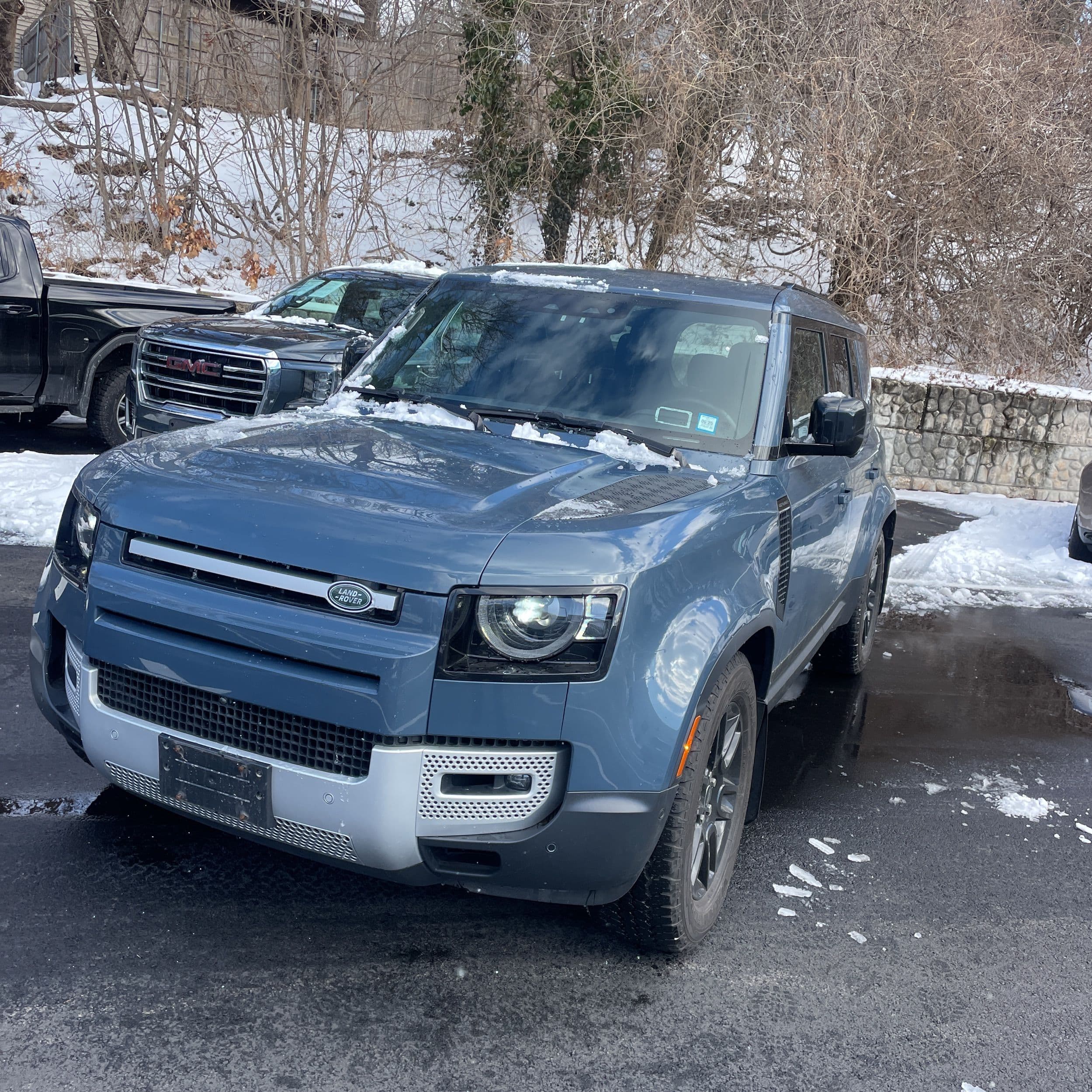 2023 Land Rover Defender 110 SE photo 1