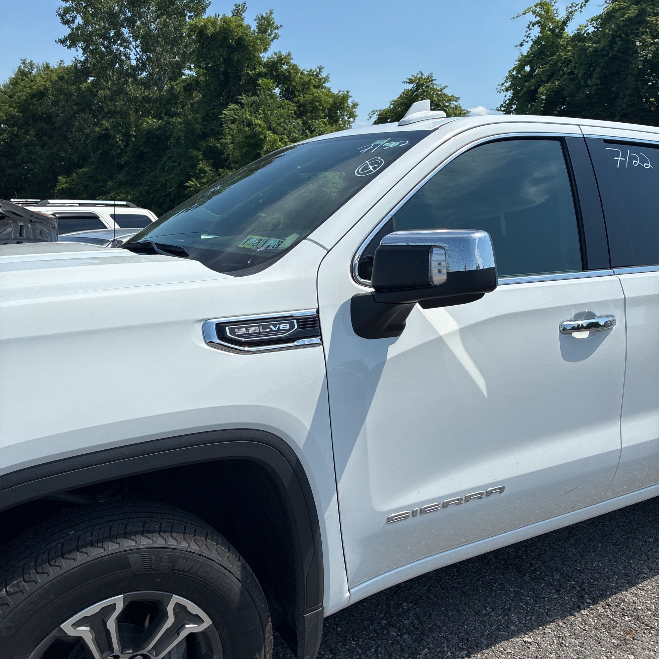 2025 GMC Sierra 1500 SLT photo 1