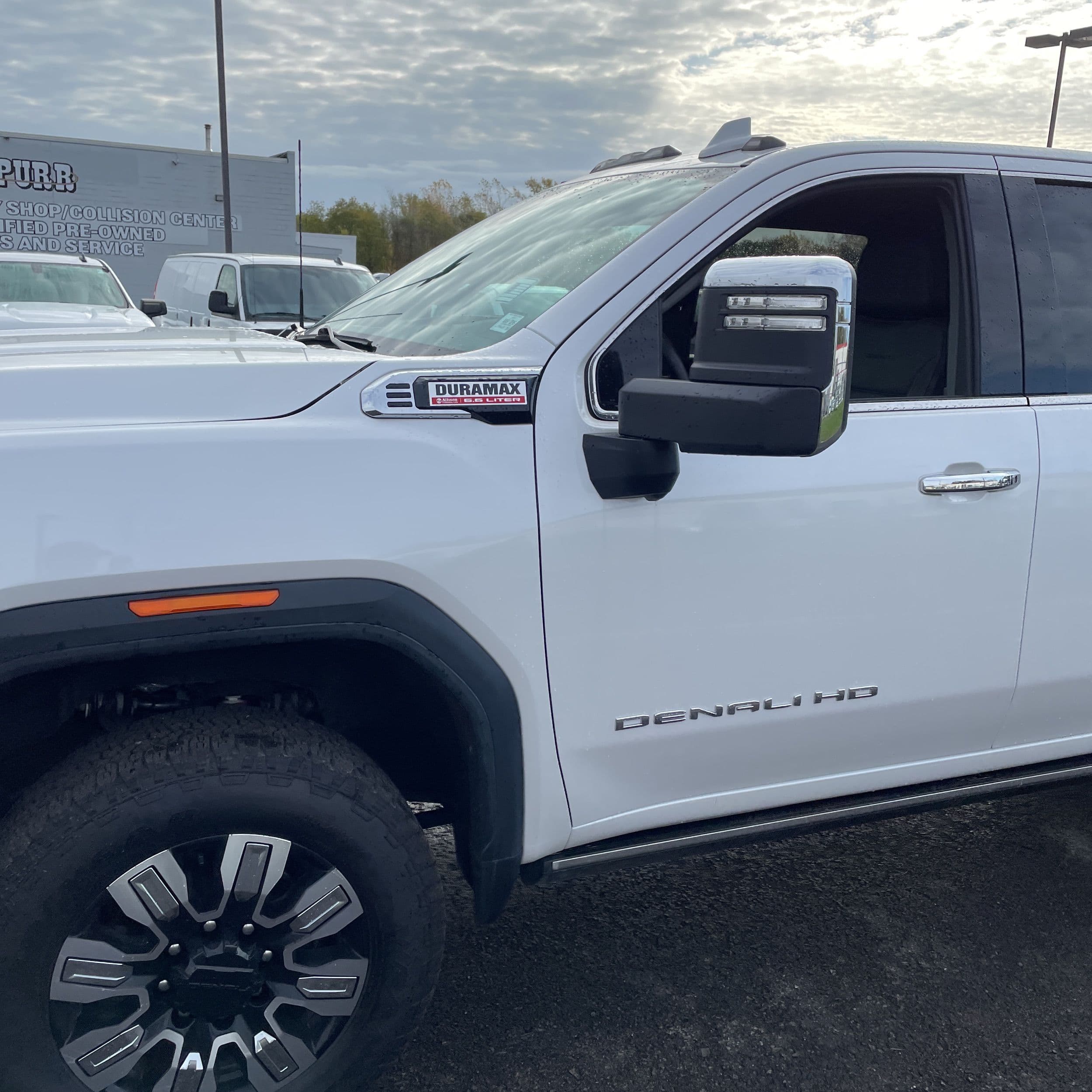 2025 GMC Sierra 2500HD Denali photo 1