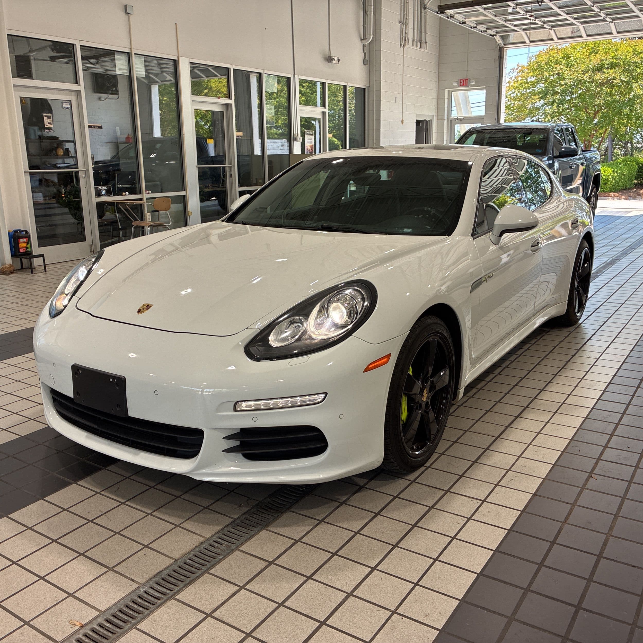 2015 Porsche Panamera S E-Hybrid photo 1