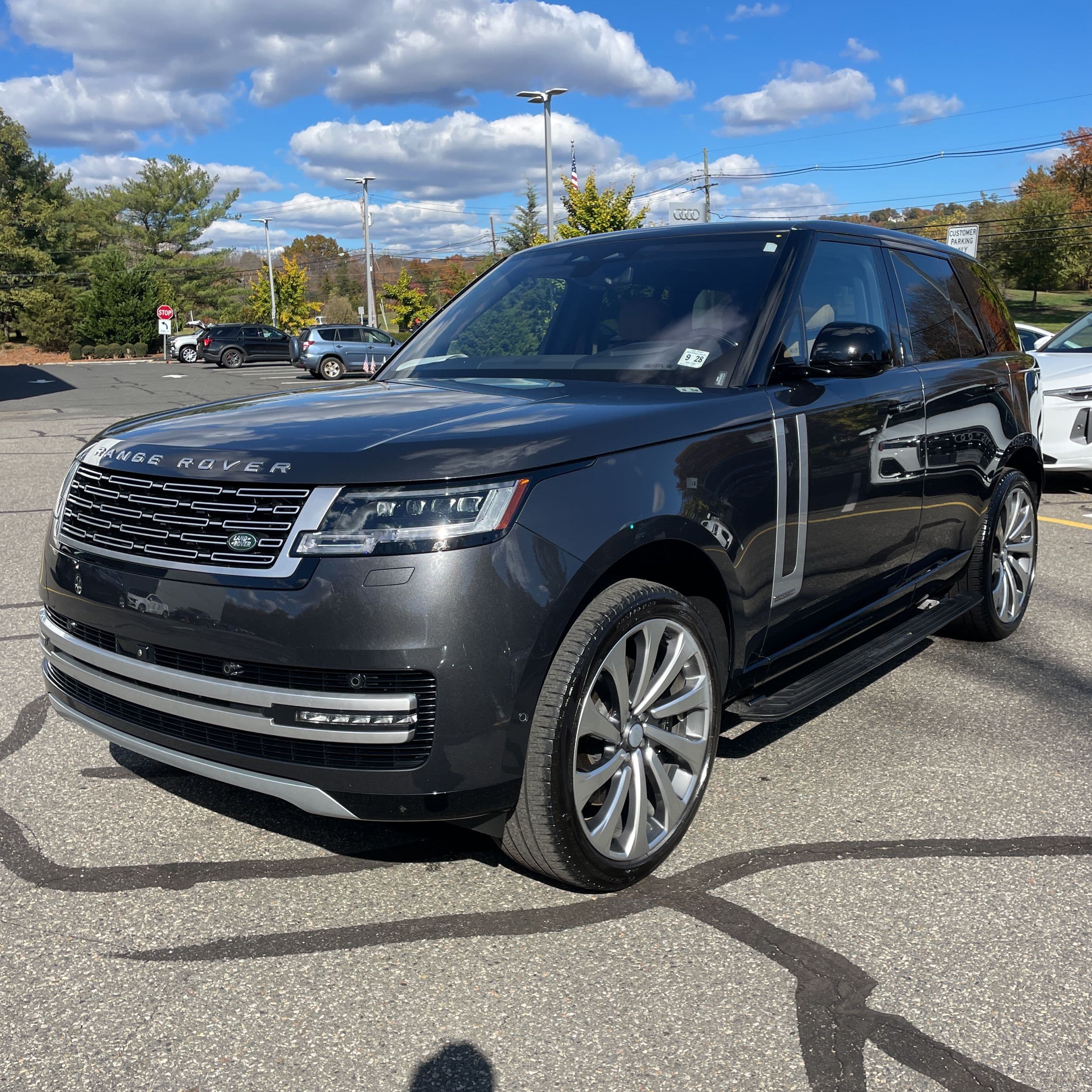 2023 Land Rover Range Rover Autobiography photo 1