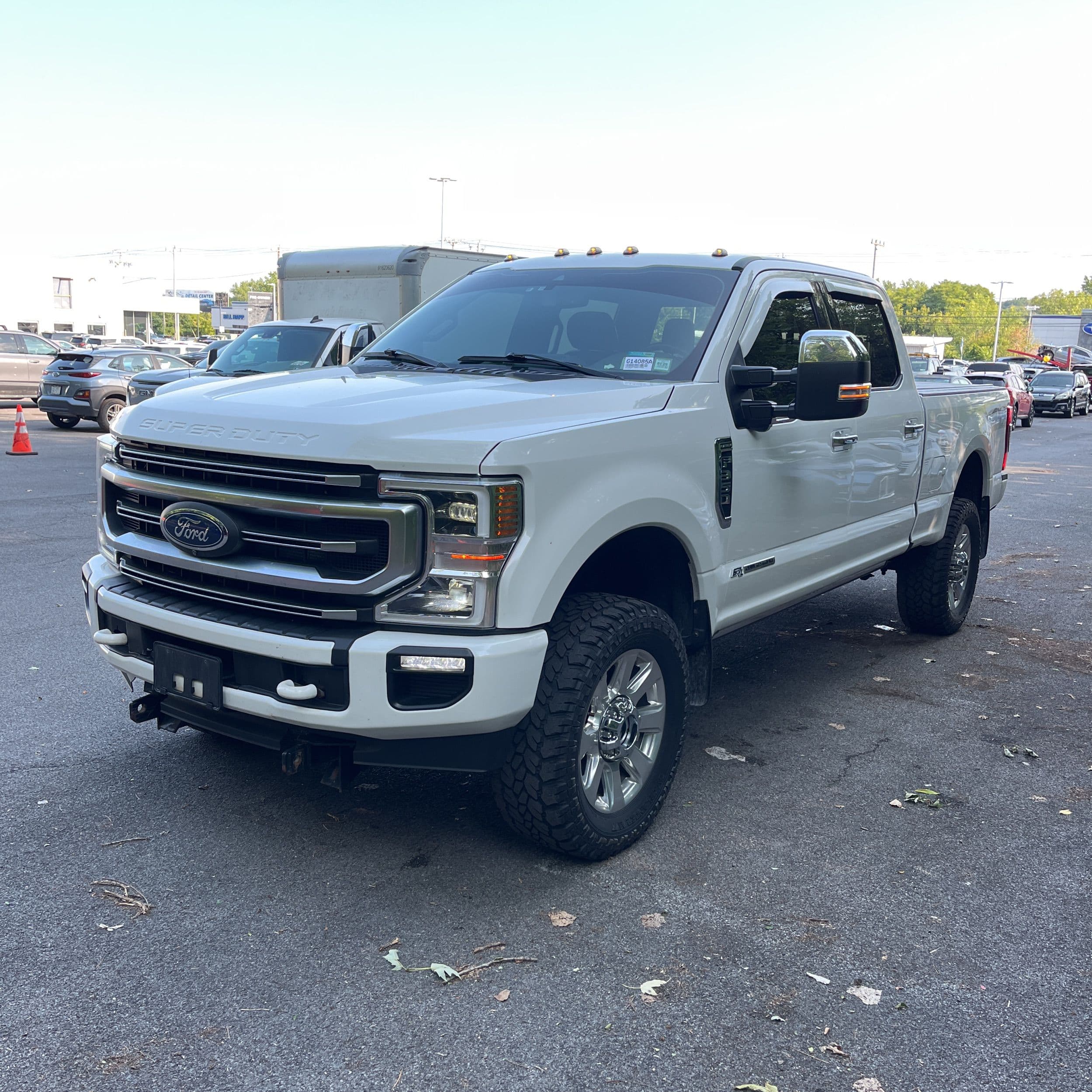 2022 Ford F-350 Super Duty Platinum photo 1