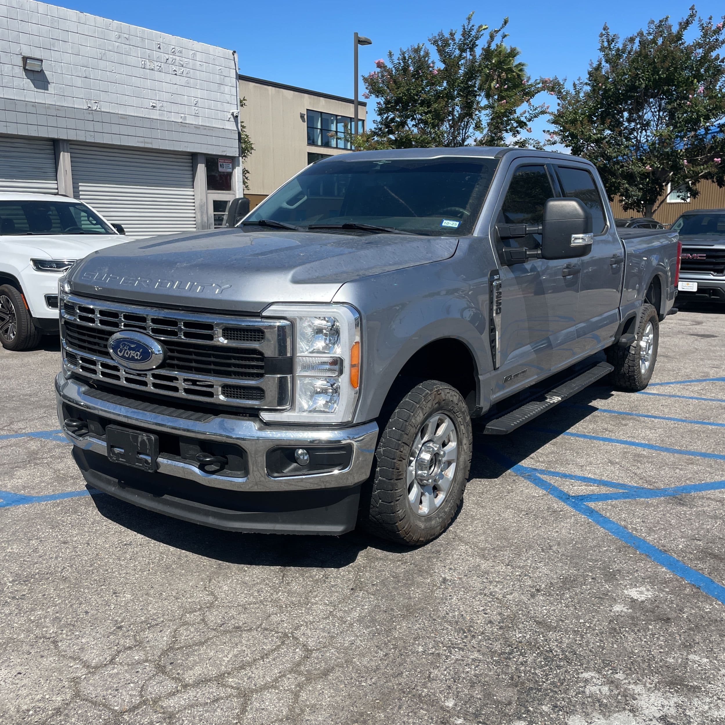 2023 Ford F-250 Super Duty XLT photo 1