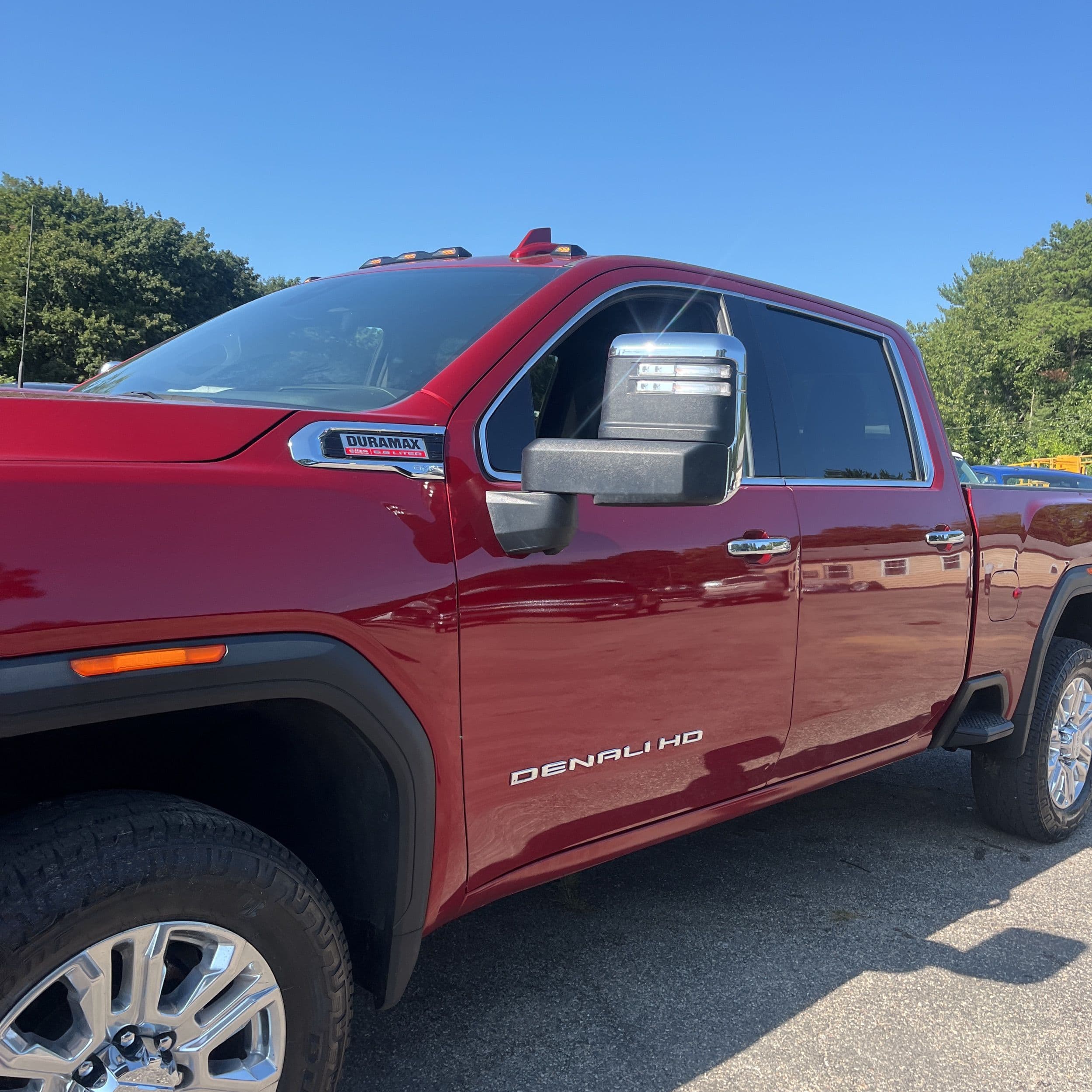 2023 GMC Sierra 2500HD Denali photo 1